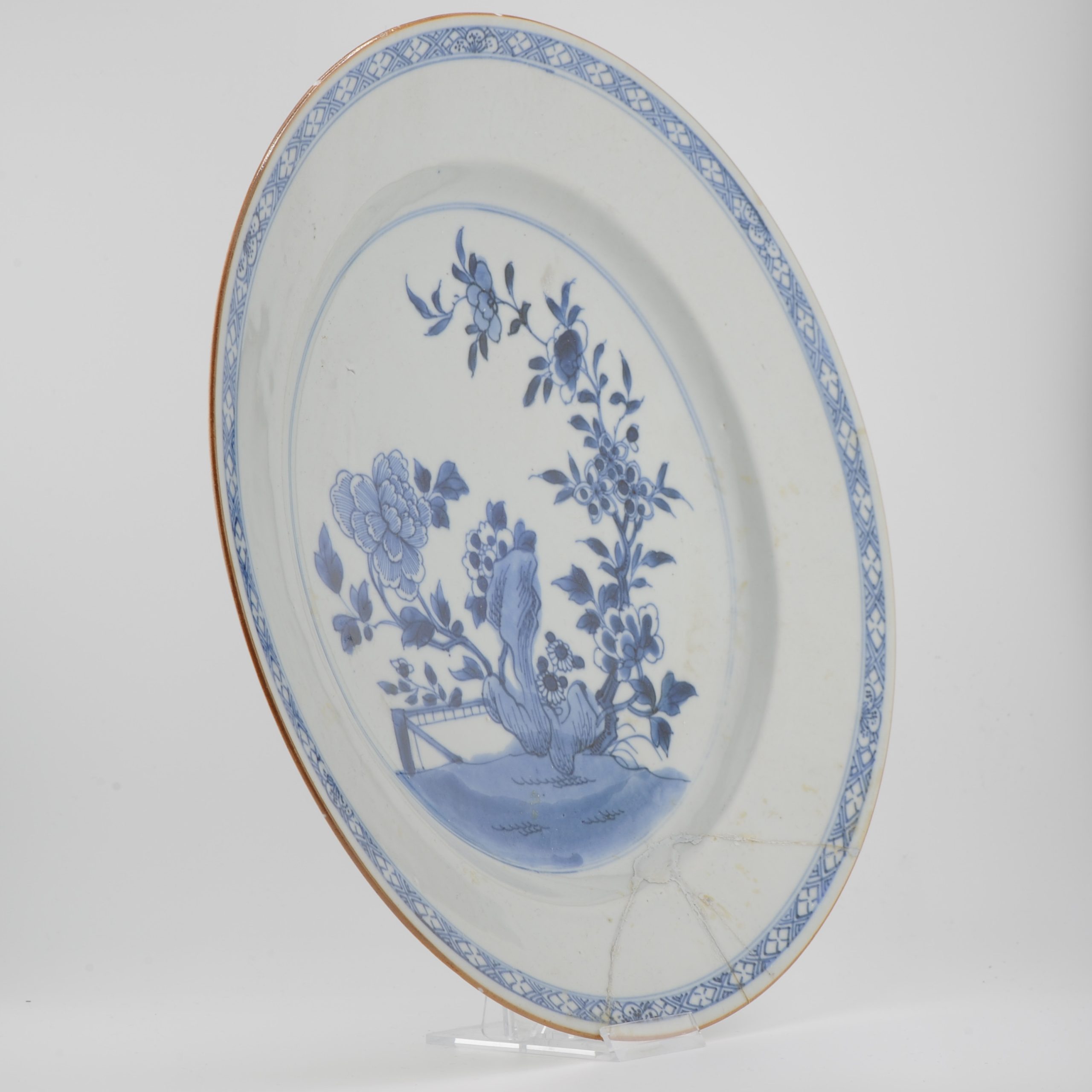 29.2CM Antique ca 1700 Chinese Kangxi Period Porcelain Dish Plate Flowers - Image 4