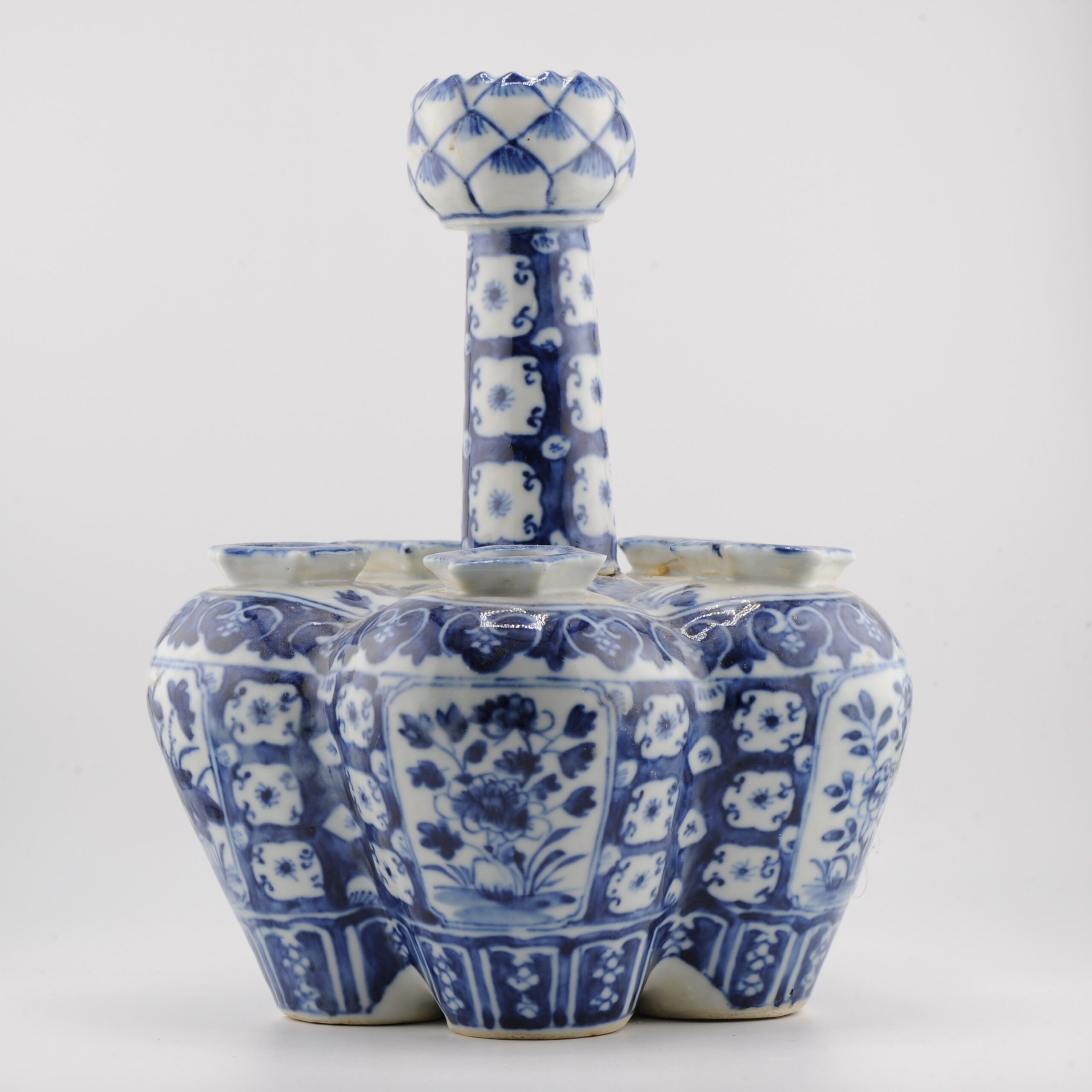 Antique 19th century period Chinese Porcelain Blue white Tulip Vase - Image 12