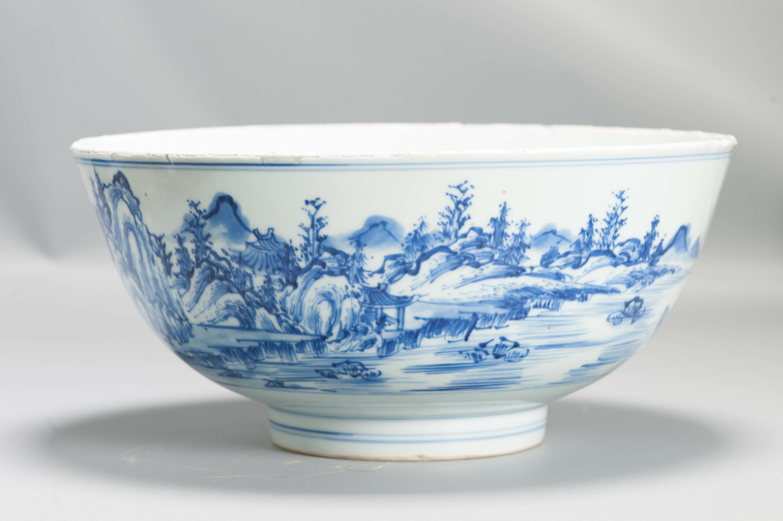 Antique Museum Quality Shunzhi/Kangxi Master of the Rock bowl with a River Landscape