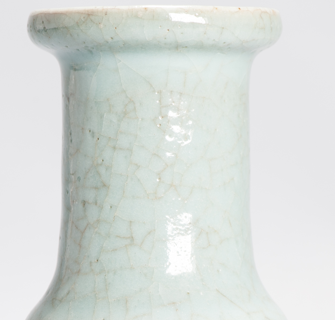 Antique 18/19C Chinese Porcelain Ge/Guan Vase Green China Monochrome - Image 3
