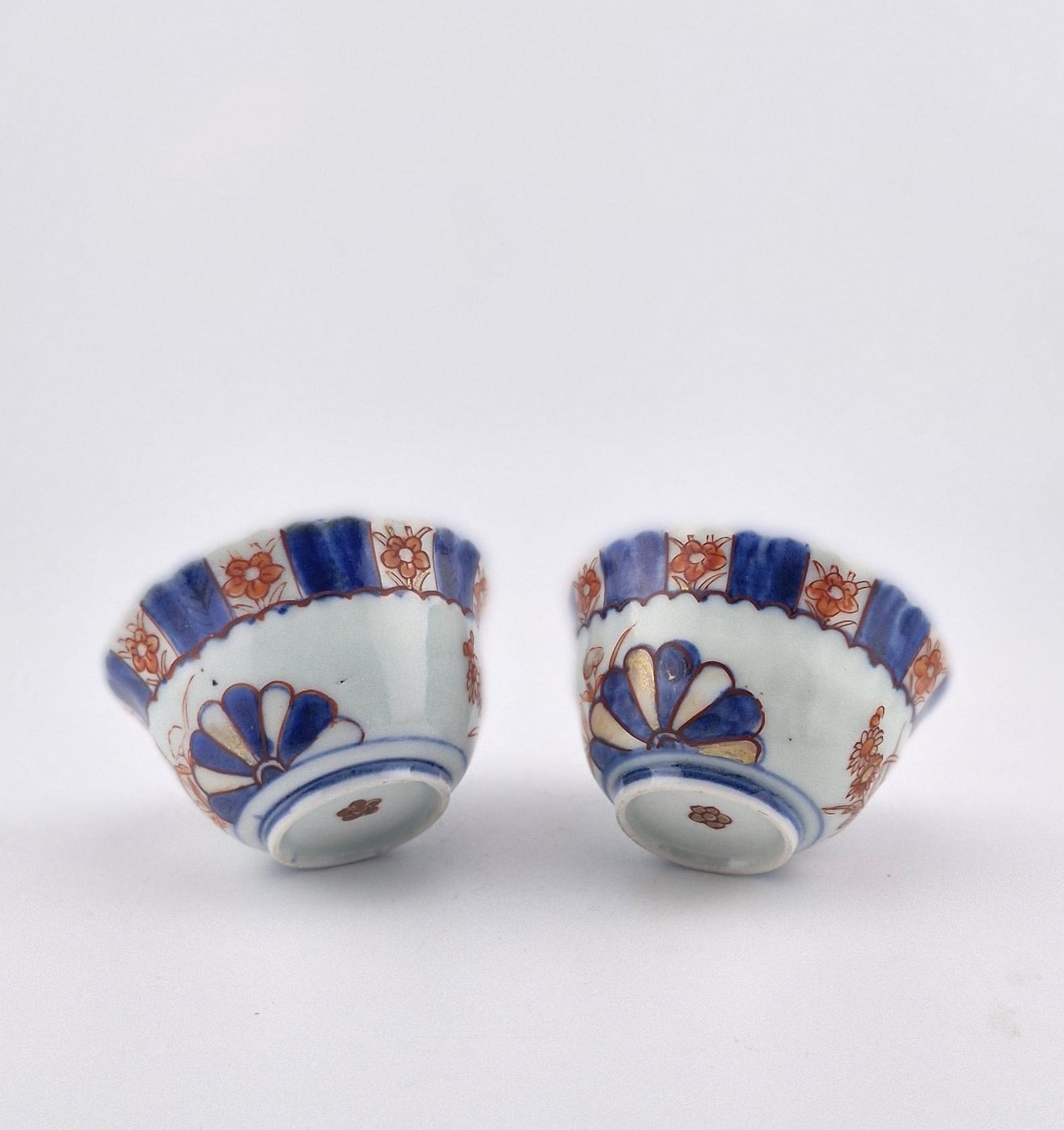 Pair Antique 18C Chinese Porcelain Kangxi Imari Tea Bowls China Flowers - Image 3