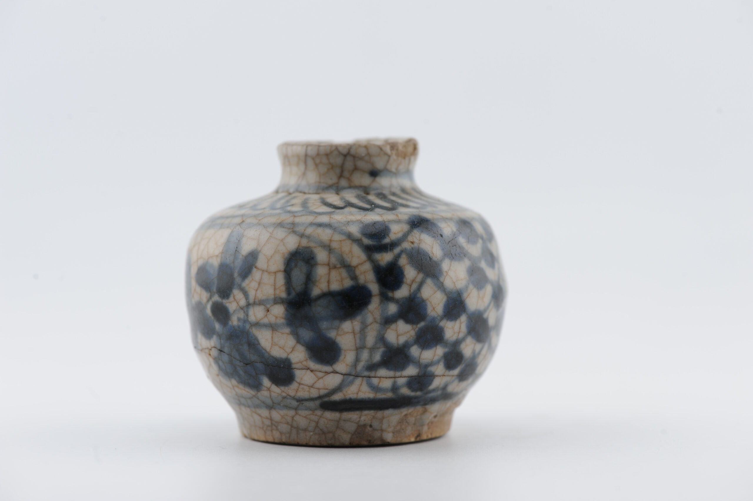 Antique Ming Period Chinese Porcelain Ming Small Jar China Nicely shaped - Image 8