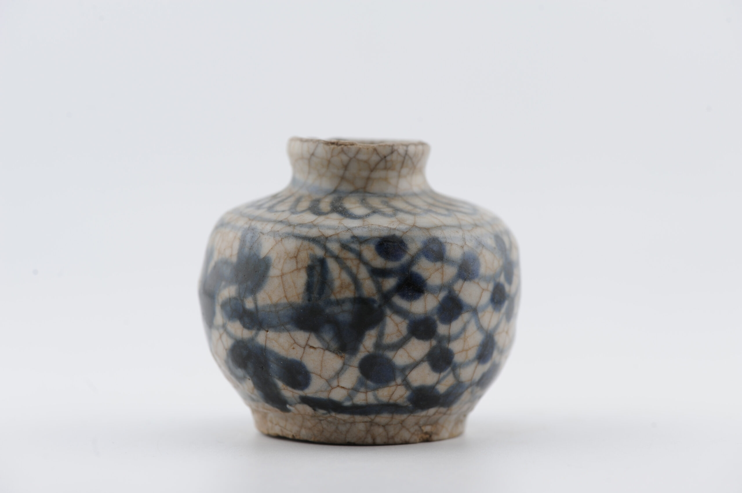 Antique Ming Period Chinese Porcelain Ming Small Jar China Nicely shaped - Image 2