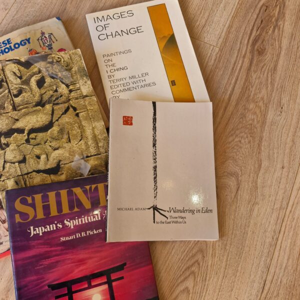Reference Chinese and Japanese Art Book - 6 Books Antiques and Porcelain - Image 4
