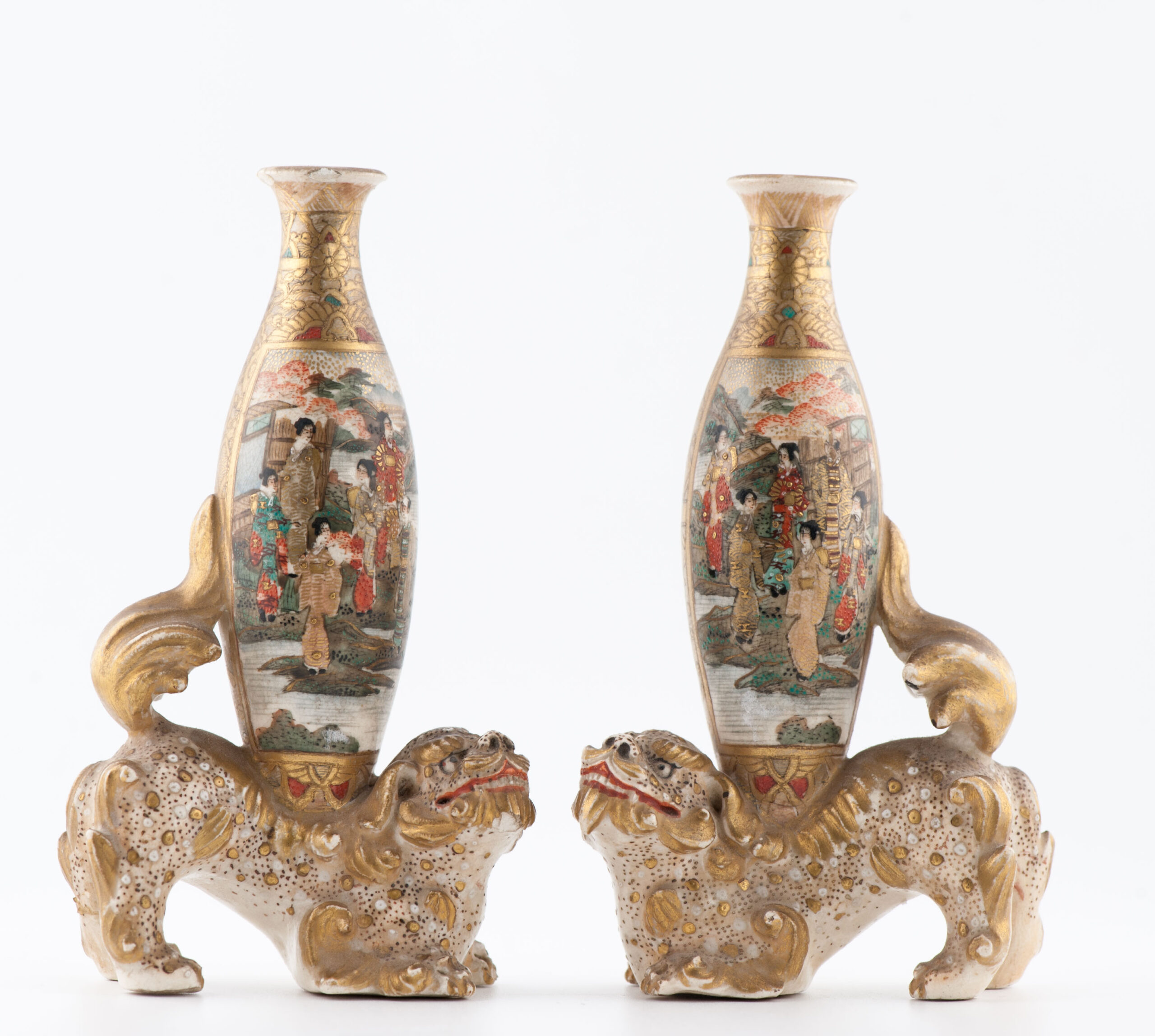 Antique Meiji period Japanese Satsuma Lion with Vases mark Japan 19c