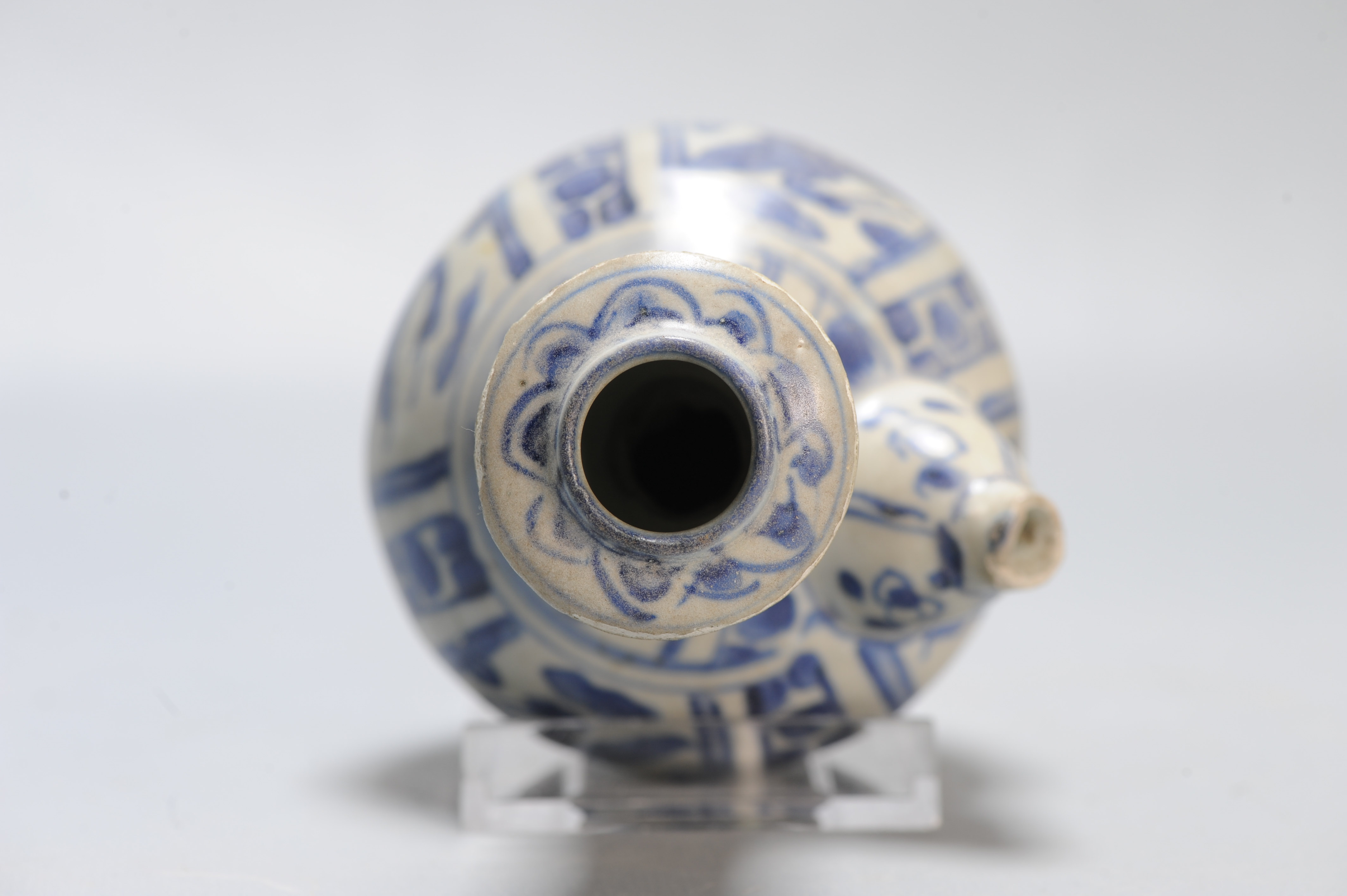 Antique Chinese Porcelain Hatcher Cargo Kraak Ghendi porcelain Flying Cranes - Image 3