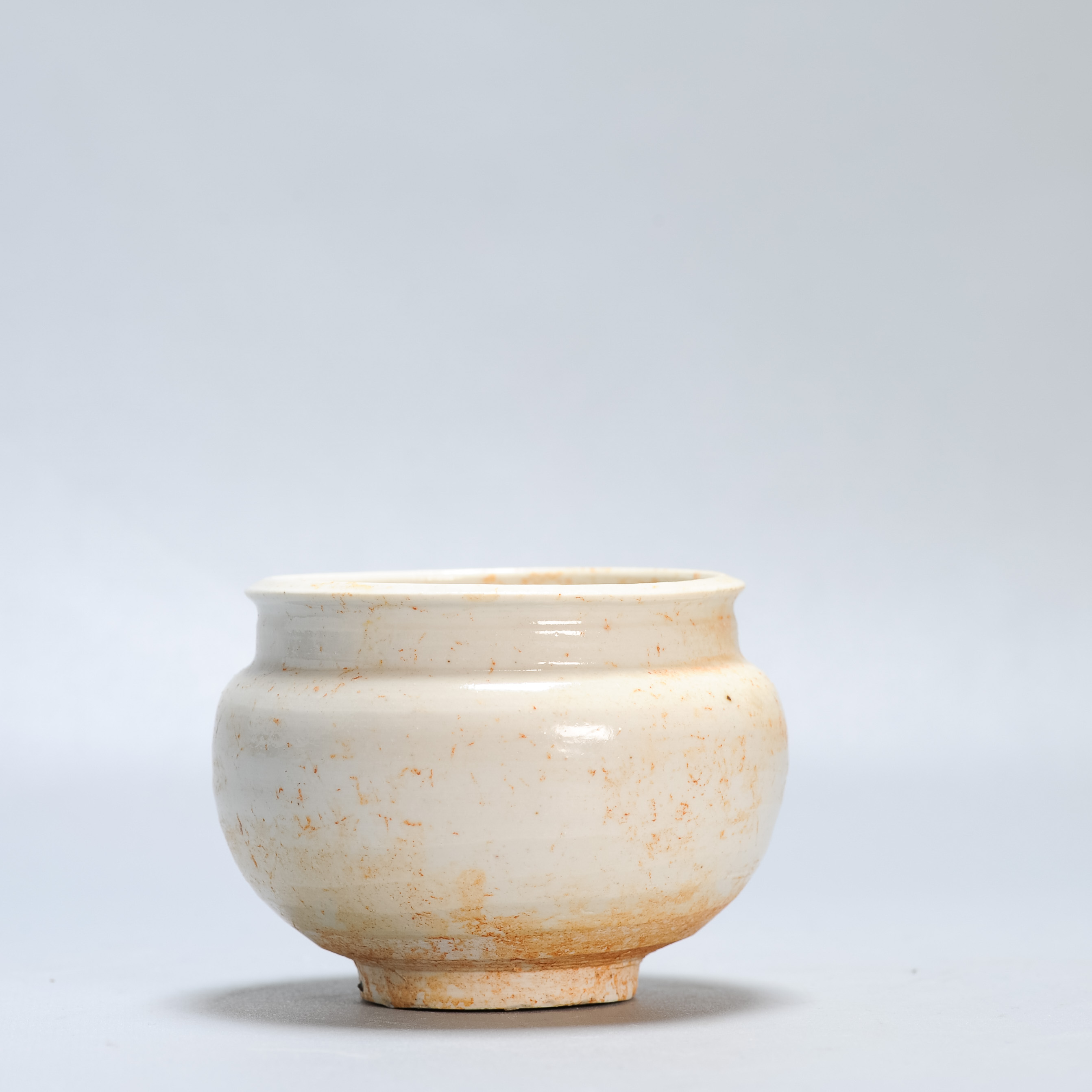Antique Chinese Lovely Shaped Song period White monochrome Jar on Foot - Image 7
