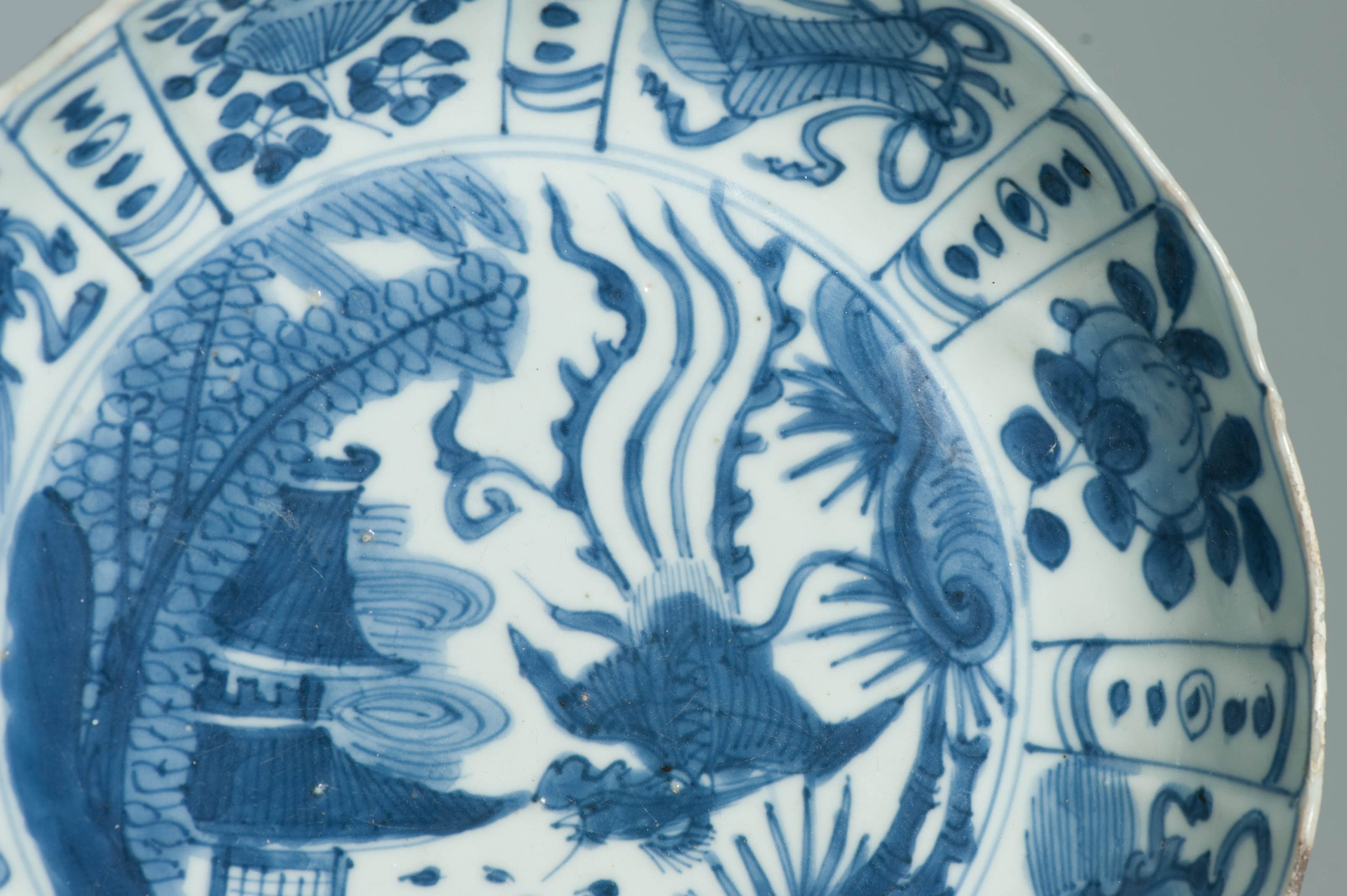 Antique Wanli Ming Chinese Porcelain Kraak Plate Fenghuang and Pagoda - Image 6