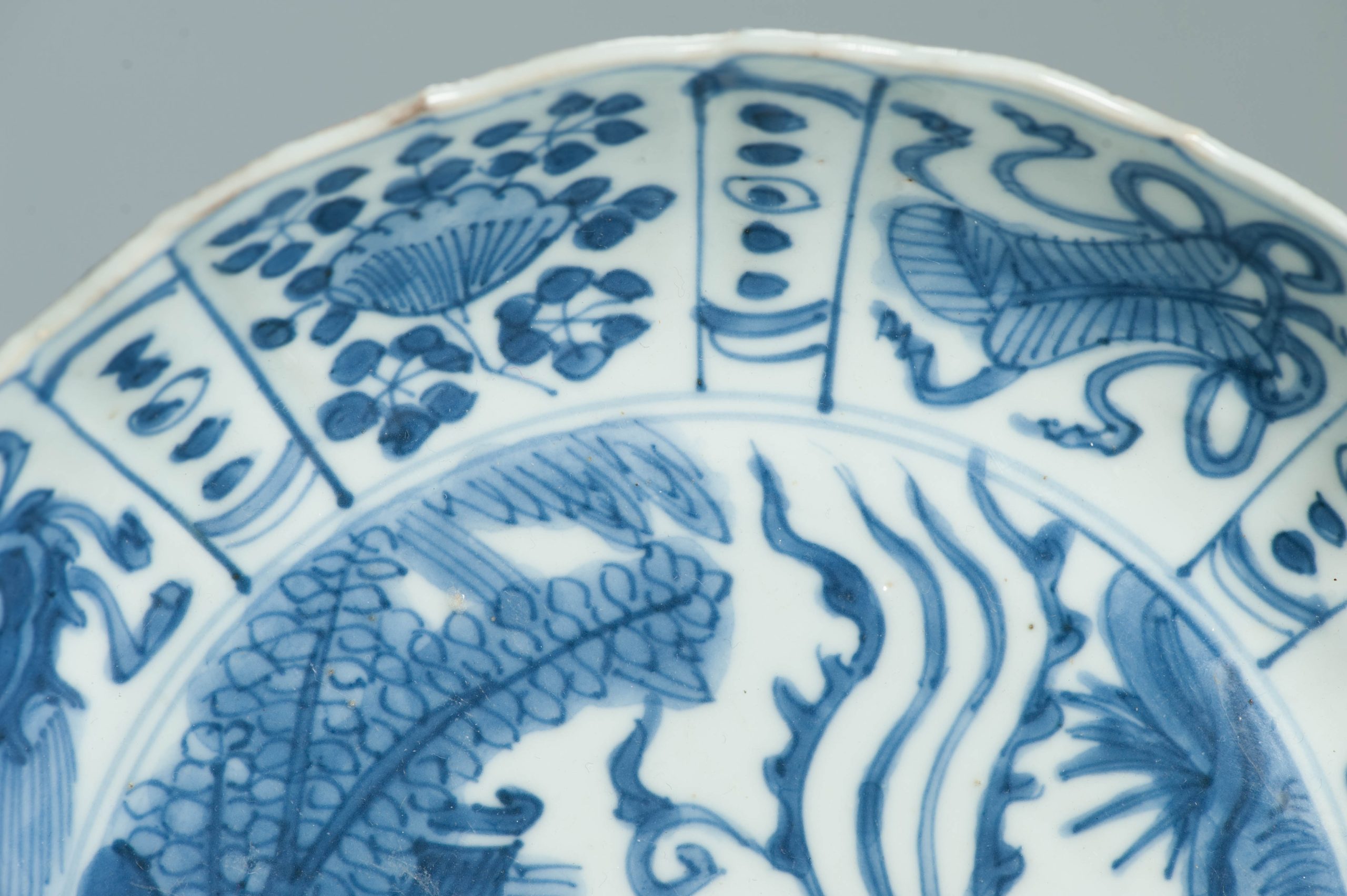 Antique Wanli Ming Chinese Porcelain Kraak Plate Fenghuang and Pagoda - Image 11