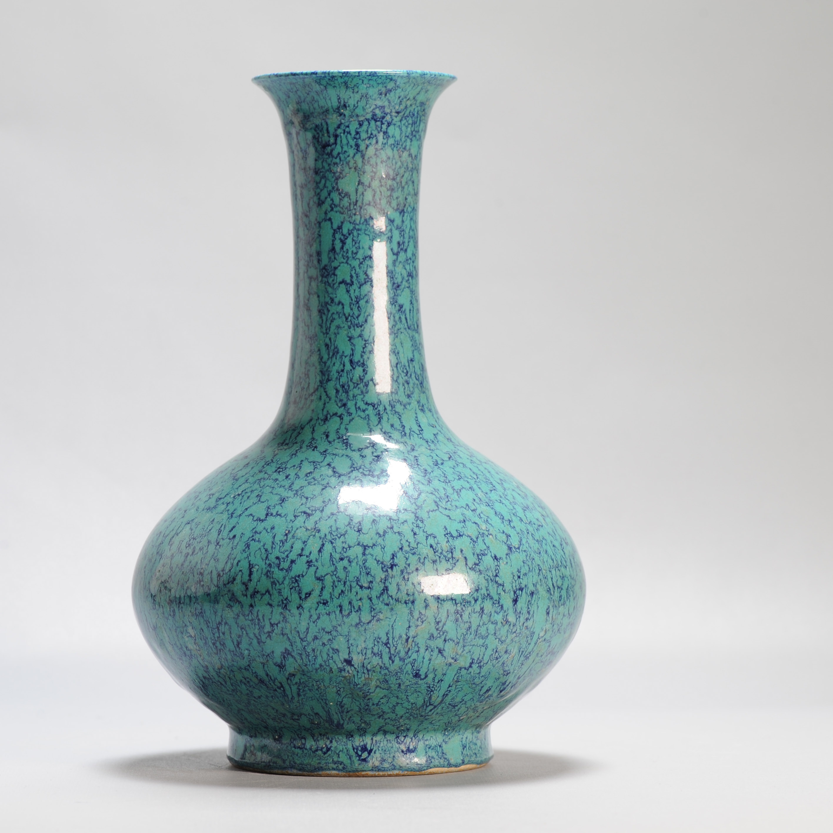 A Chinese Robins Egg bottle vase 20/21c with Seal Mark in Qianlong style - Image 4
