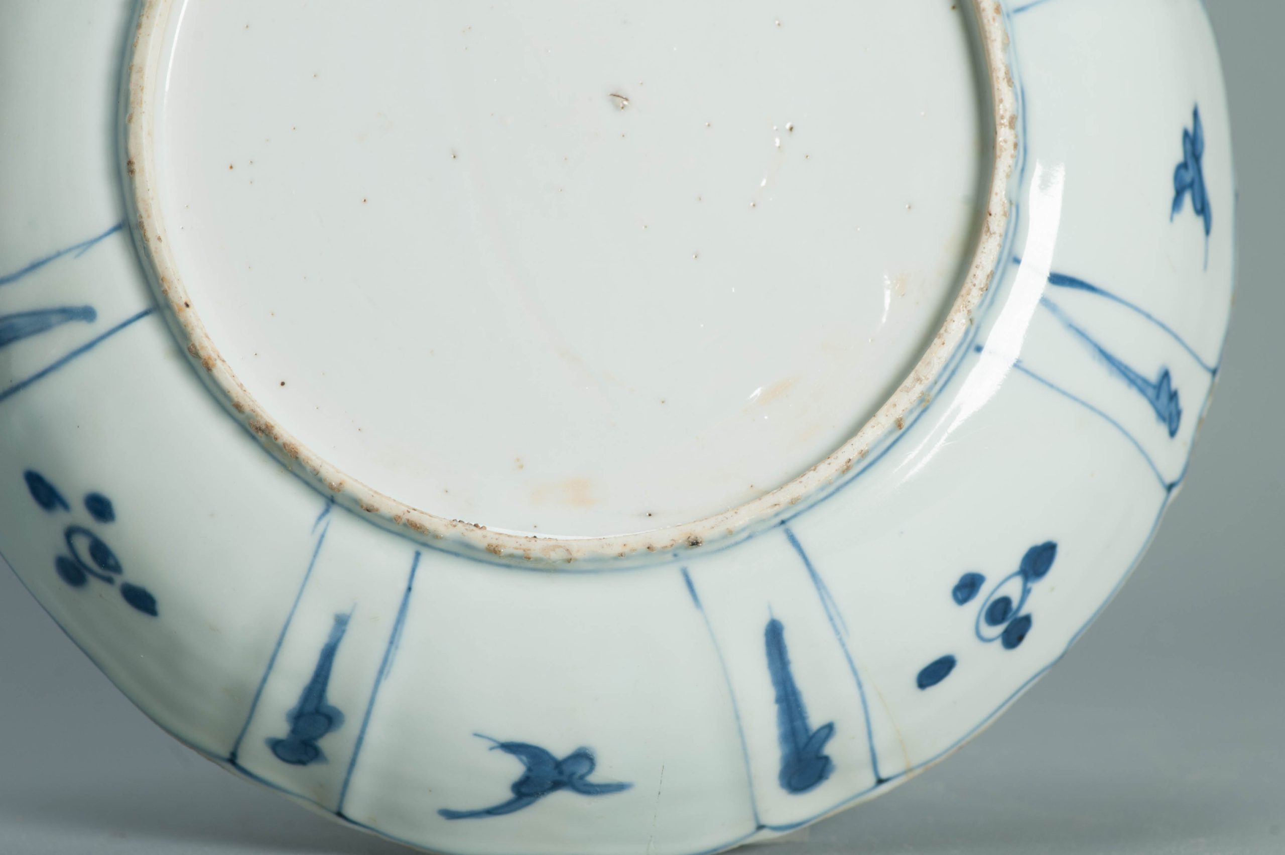 Antique Wanli Ming Chinese Porcelain Kraak Plate Fenghuang and Pagoda - Image 4