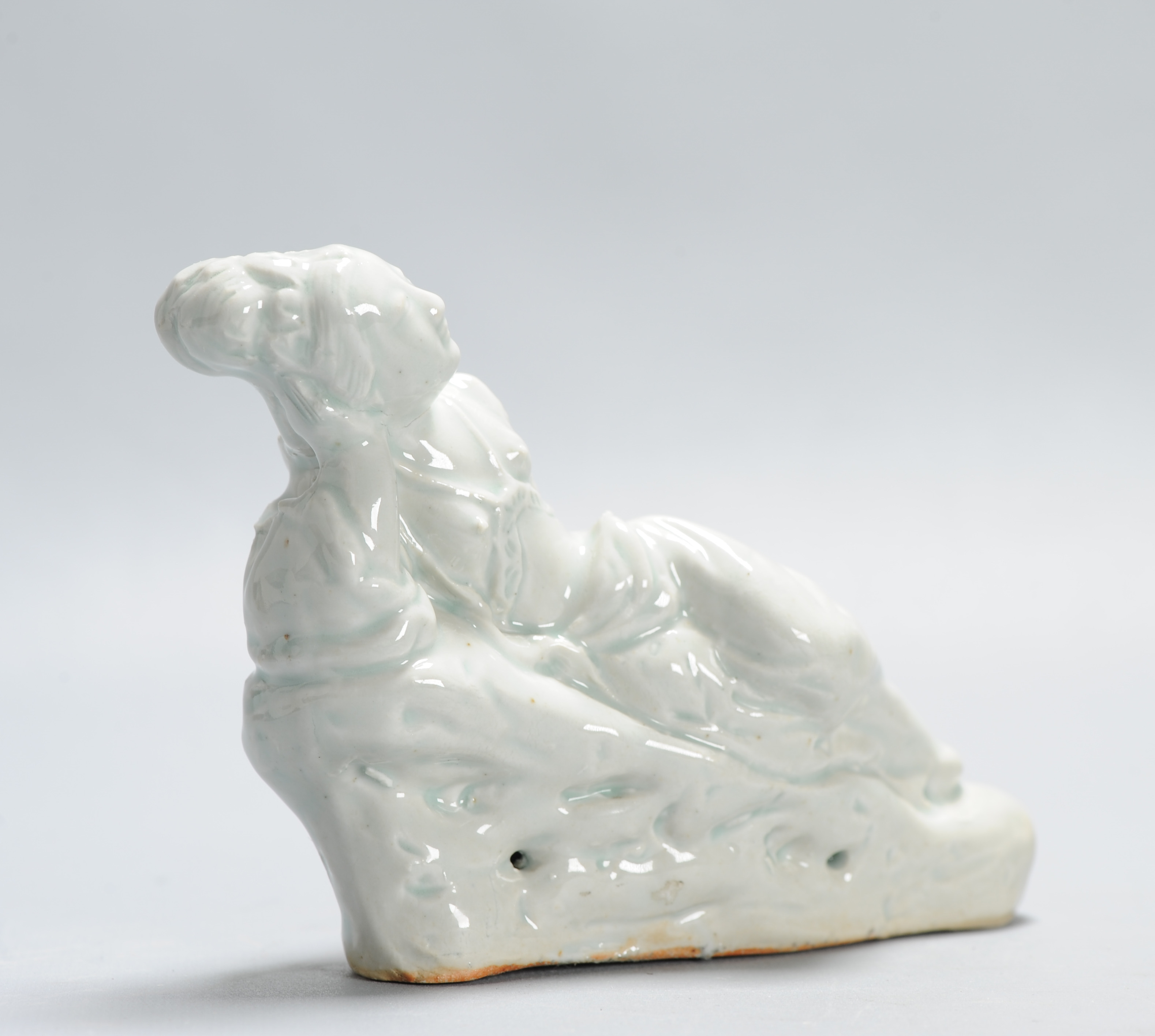 Antique Ming period (1368-1644) Dehua Blanc de Chine Reclining Bodhisattva - Image 12