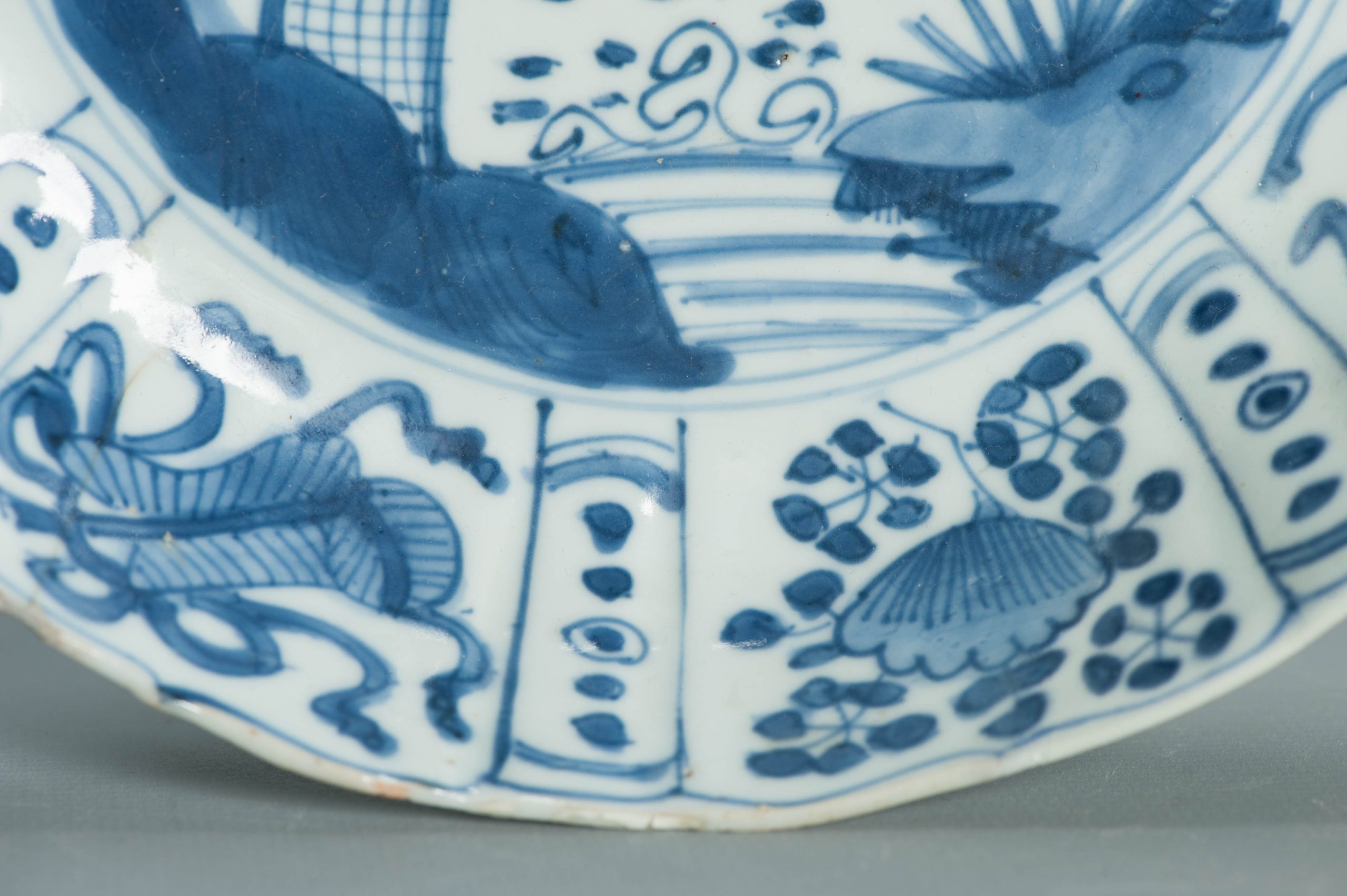 Antique Wanli Ming Chinese Porcelain Kraak Plate Fenghuang and Pagoda - Image 9