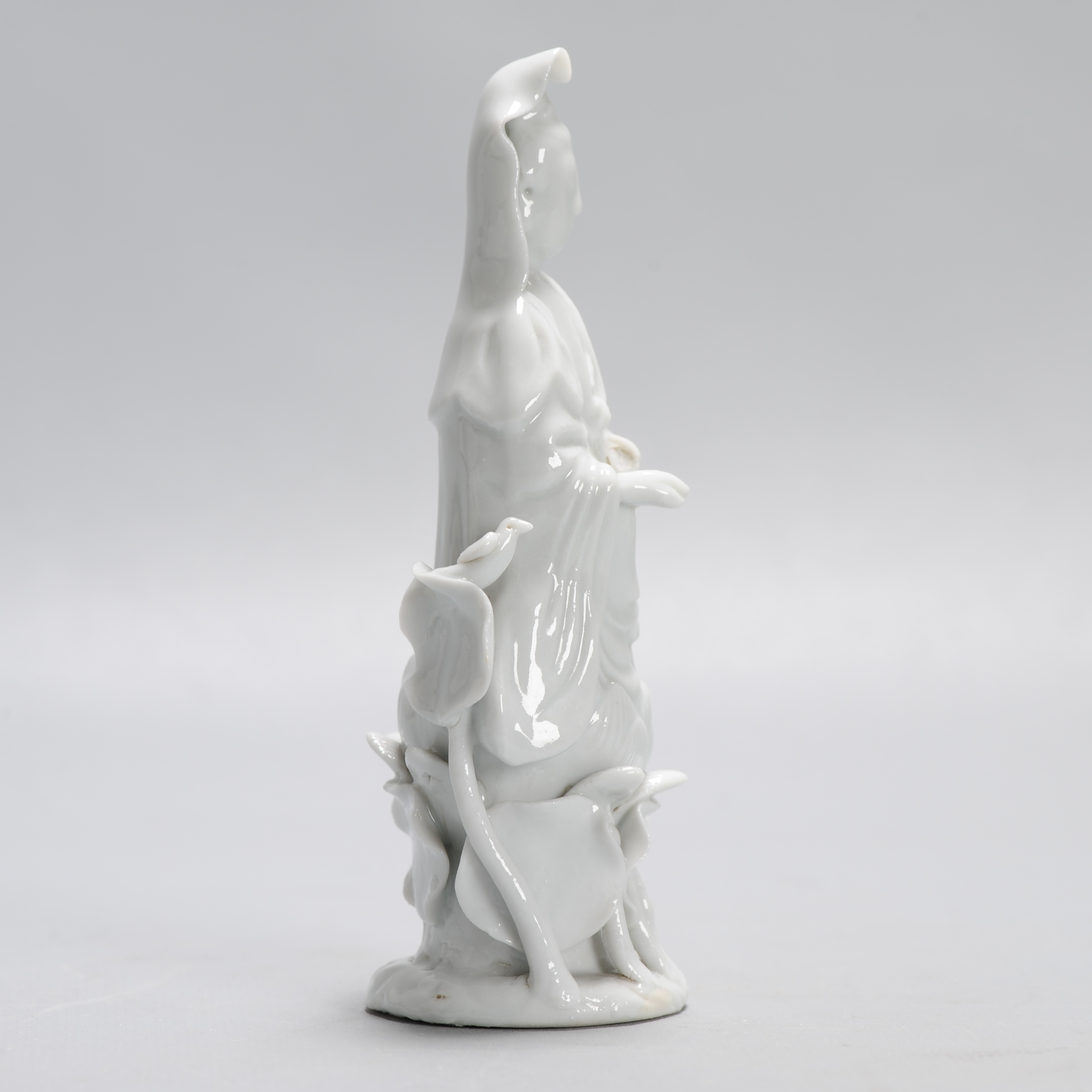 Lovely 17/18th century Dehua Blanc de Chine Guanyin Statue China Chinese - Image 4