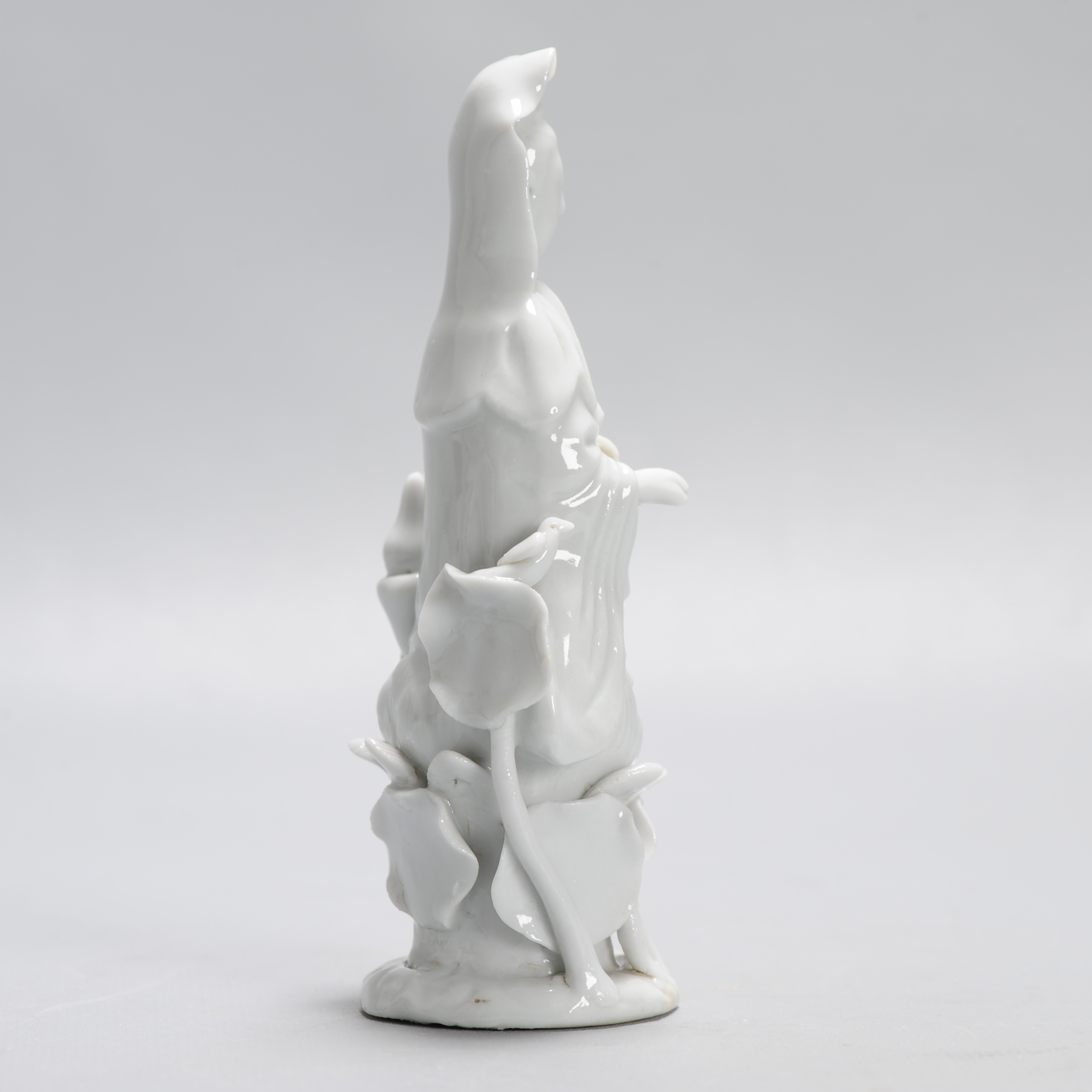 Lovely 17/18th century Dehua Blanc de Chine Guanyin Statue China Chinese - Image 5