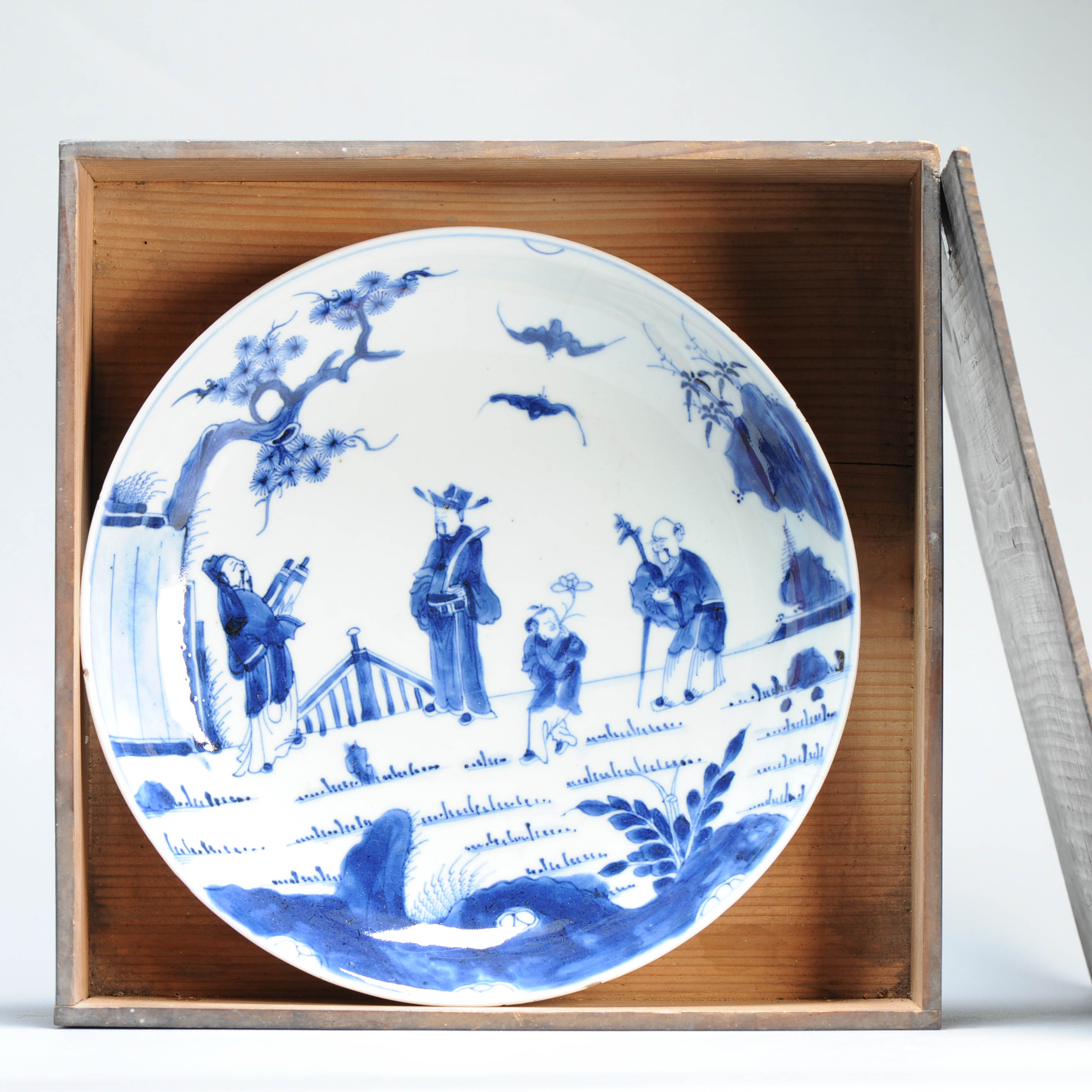 25.5CM Antique 18th Century Chinese Porcelain Plate Figures Design Marked - Image 2