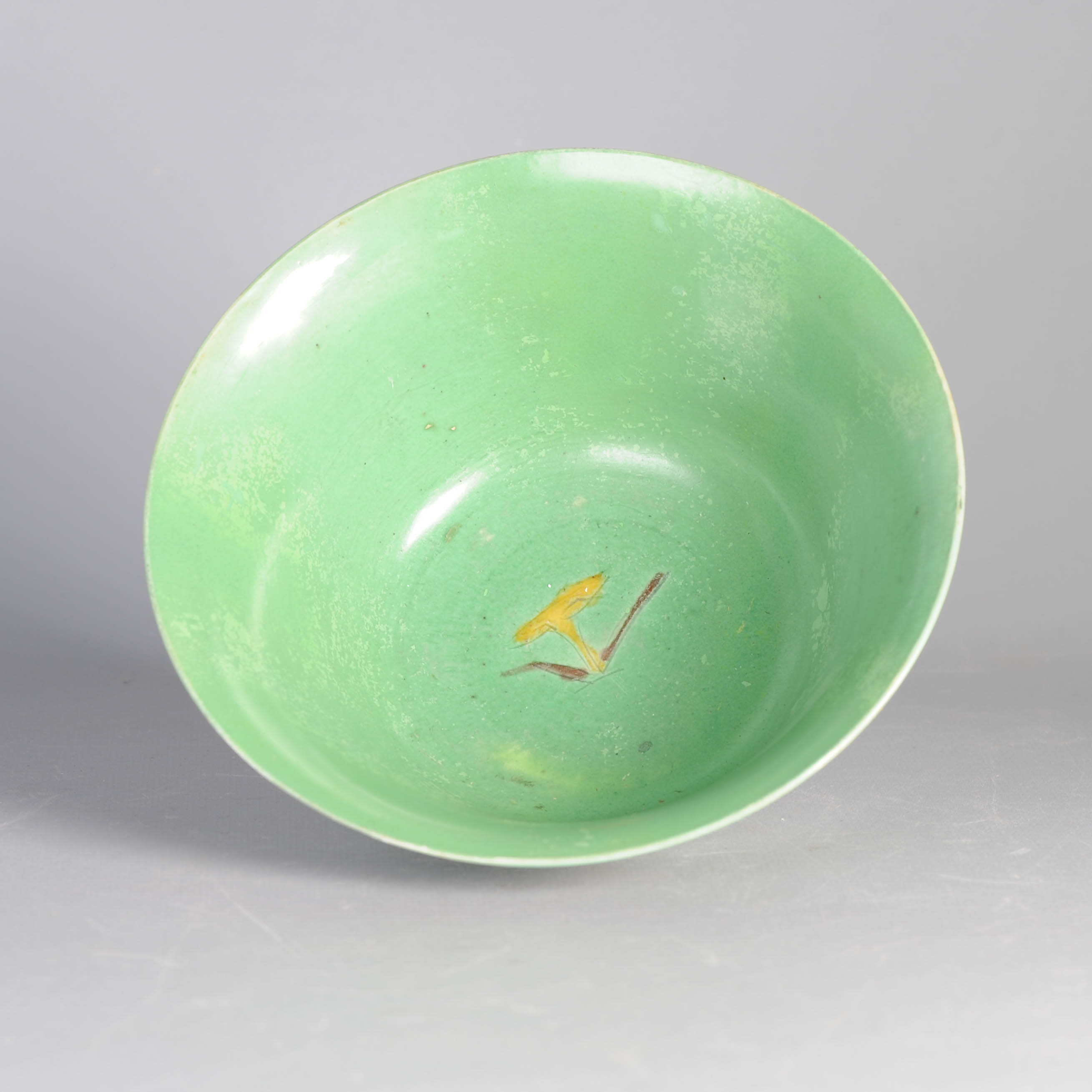 Ca 1700 Kangxi period Chinese Porcelain green-ground 'Brinjal' bowl Floral - Image 5