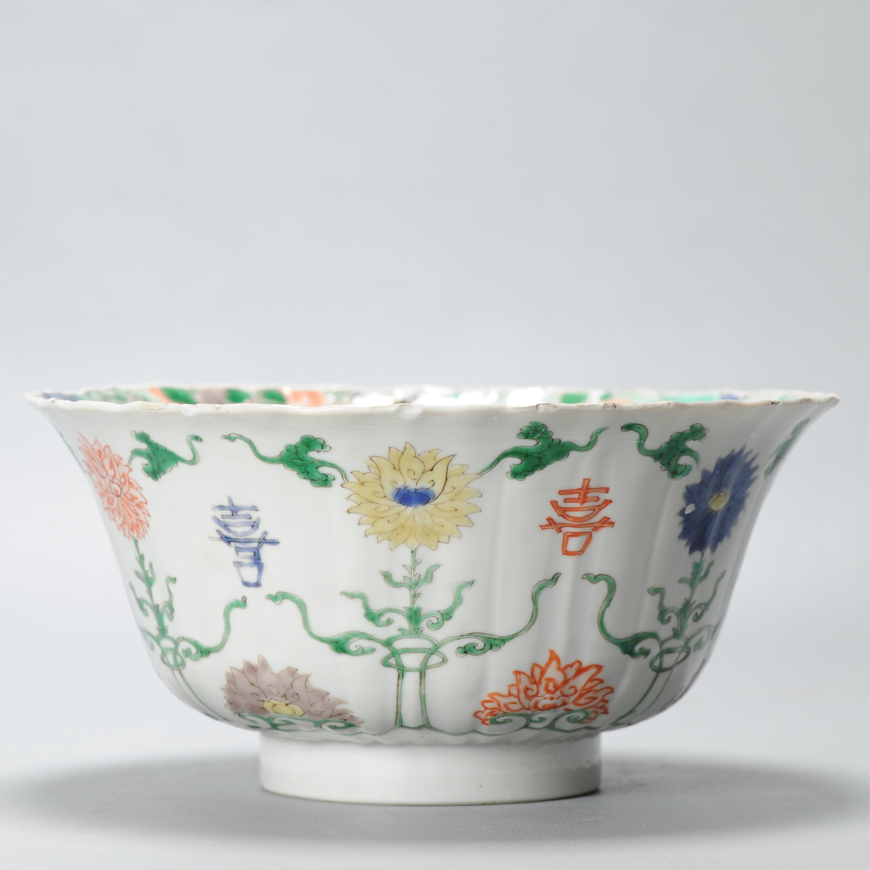 Antique Kangxi Period Chinese Porcelain Famille Verte Bowl Lotus Character - Image 4