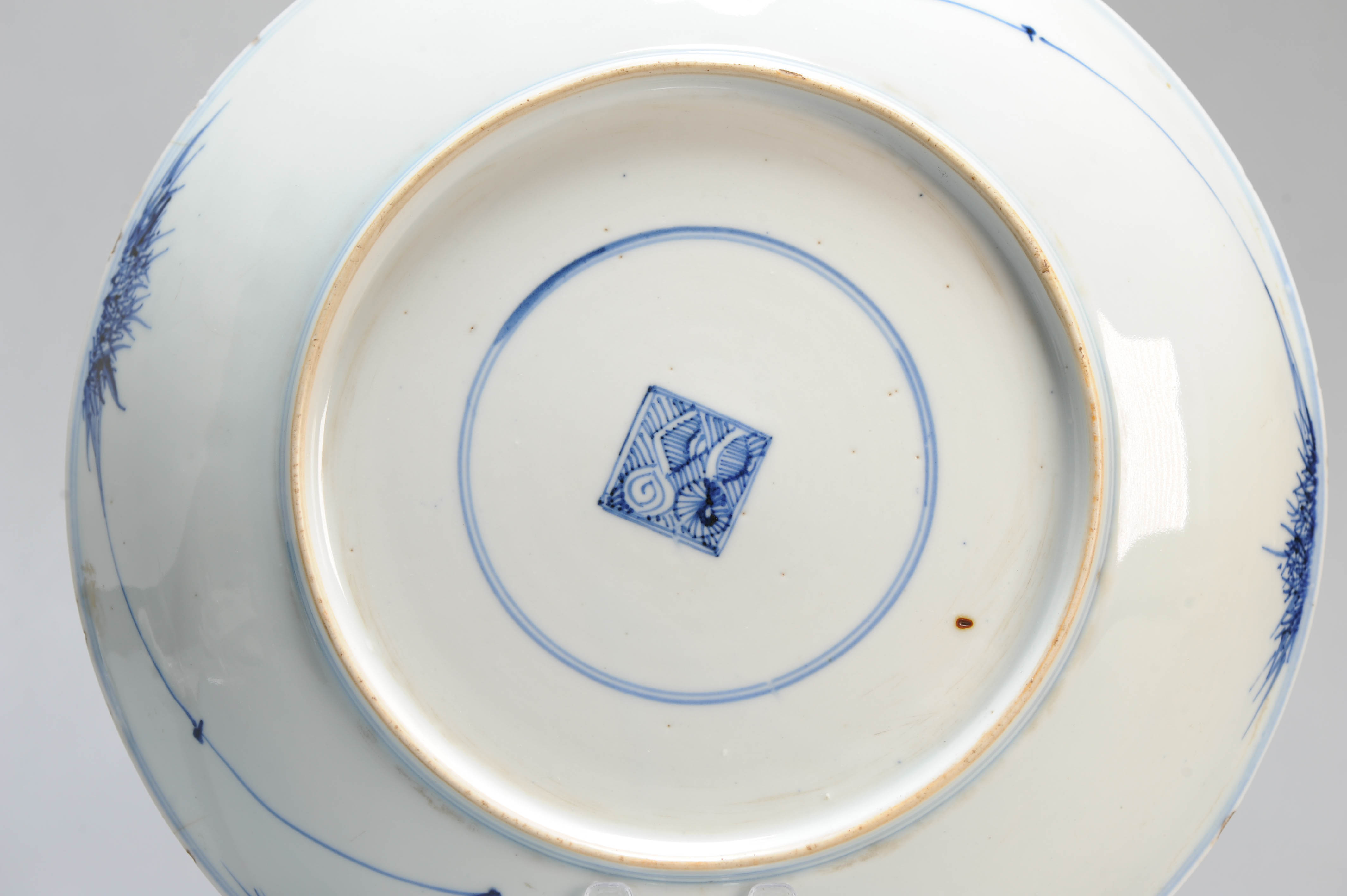 25.5CM Antique 18th Century Chinese Porcelain Plate Figures Design Marked - Image 7