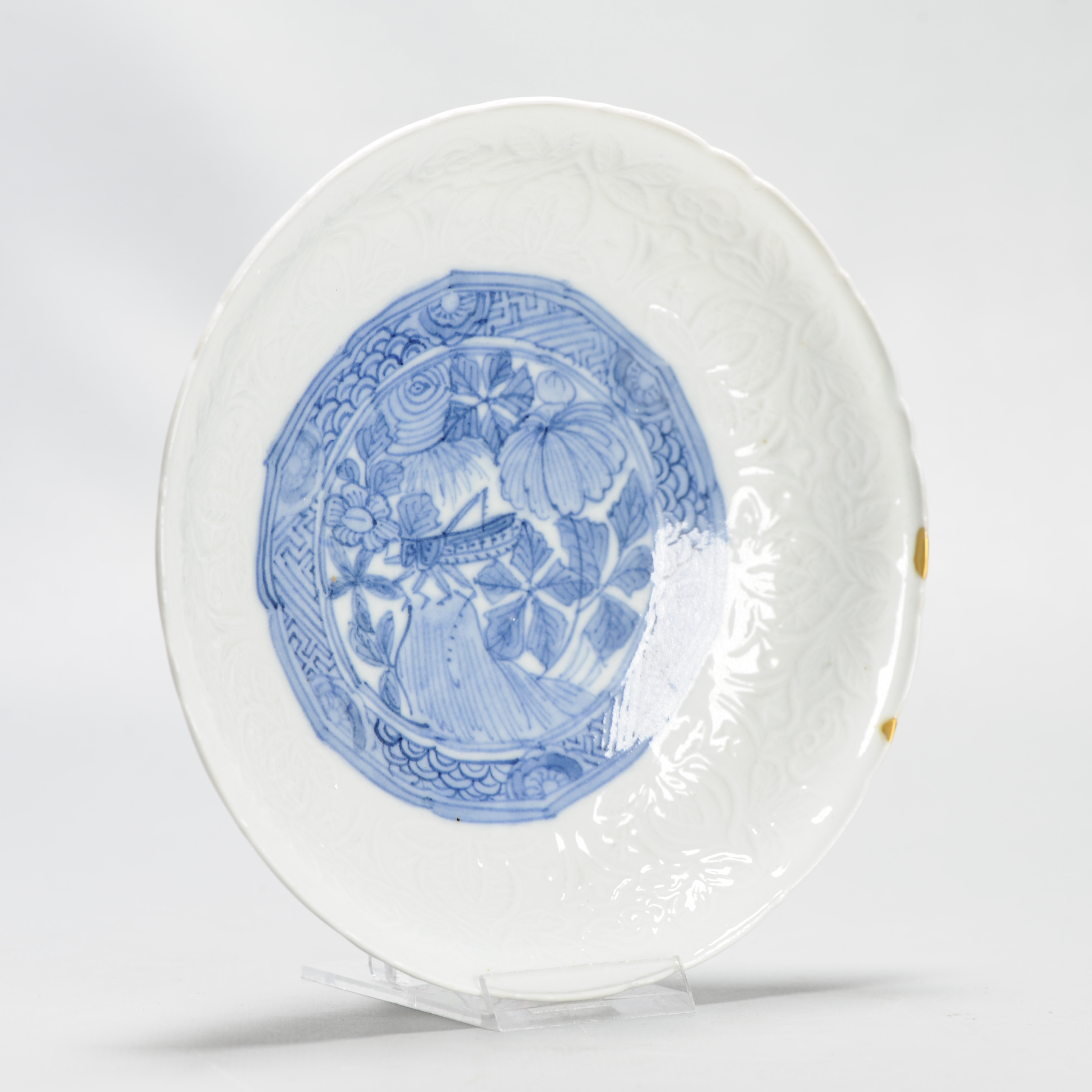 Antique Wanli Pre 1600 Ming Chinese Porcelain Kraak Dish with Relief - Image 3