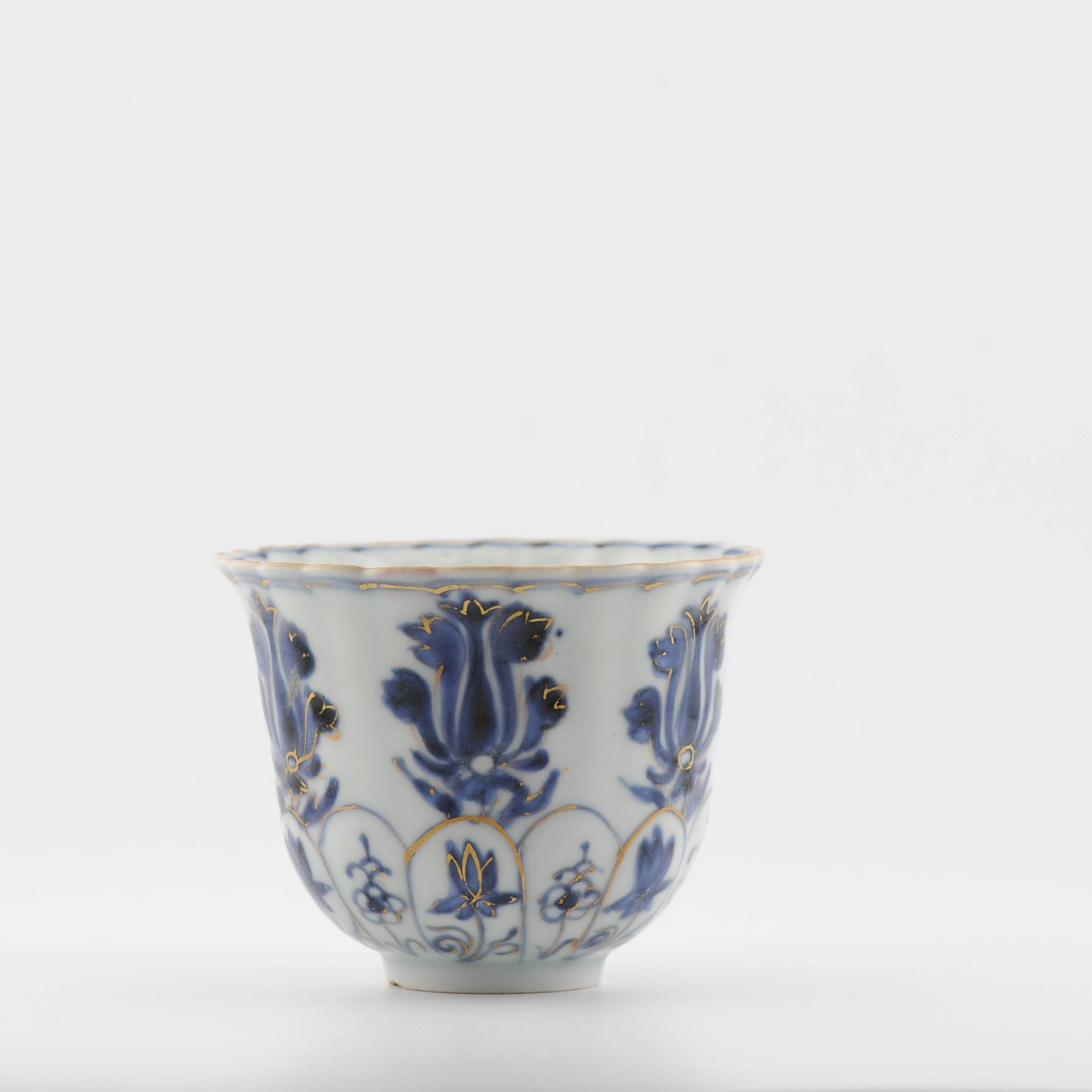Antique 1680-1720 French Lily Chinese Porcelain Plate Kangxi Blue White Gold Cup - Image 8