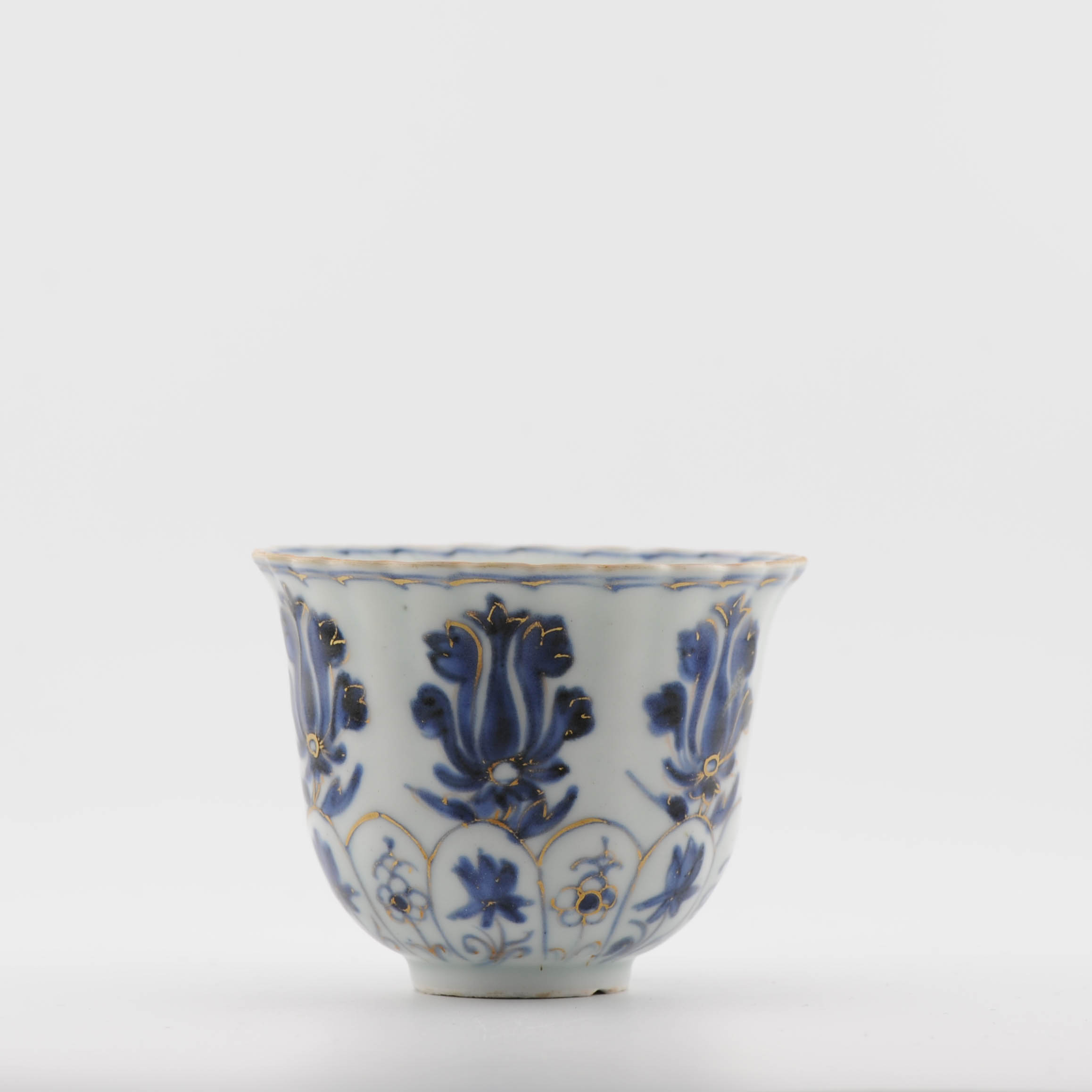 Antique 1680-1720 French Lily Chinese Porcelain Plate Kangxi Blue White Gold Cup - Image 12