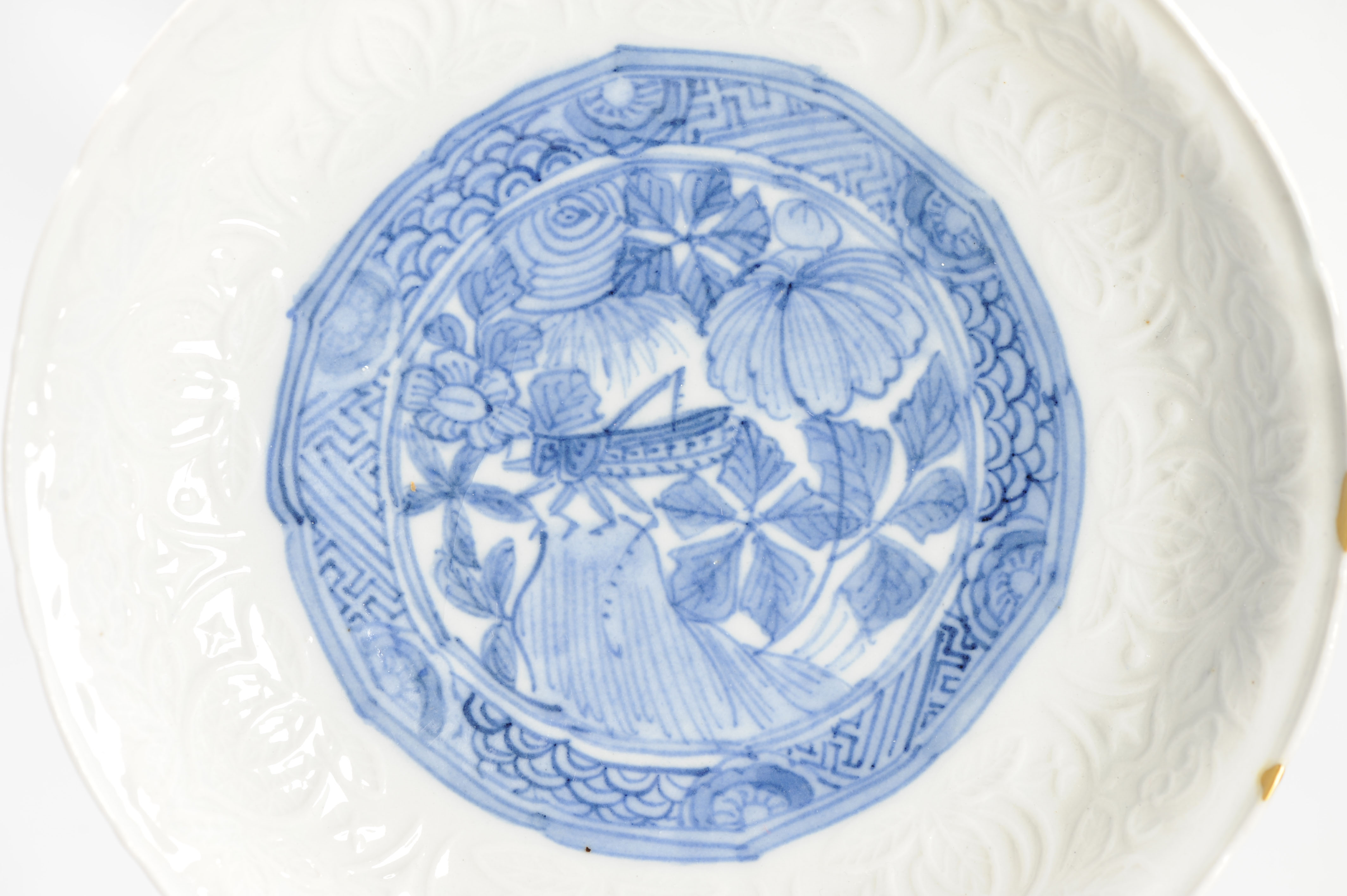 Antique Wanli Pre 1600 Ming Chinese Porcelain Kraak Dish with Relief - Image 2