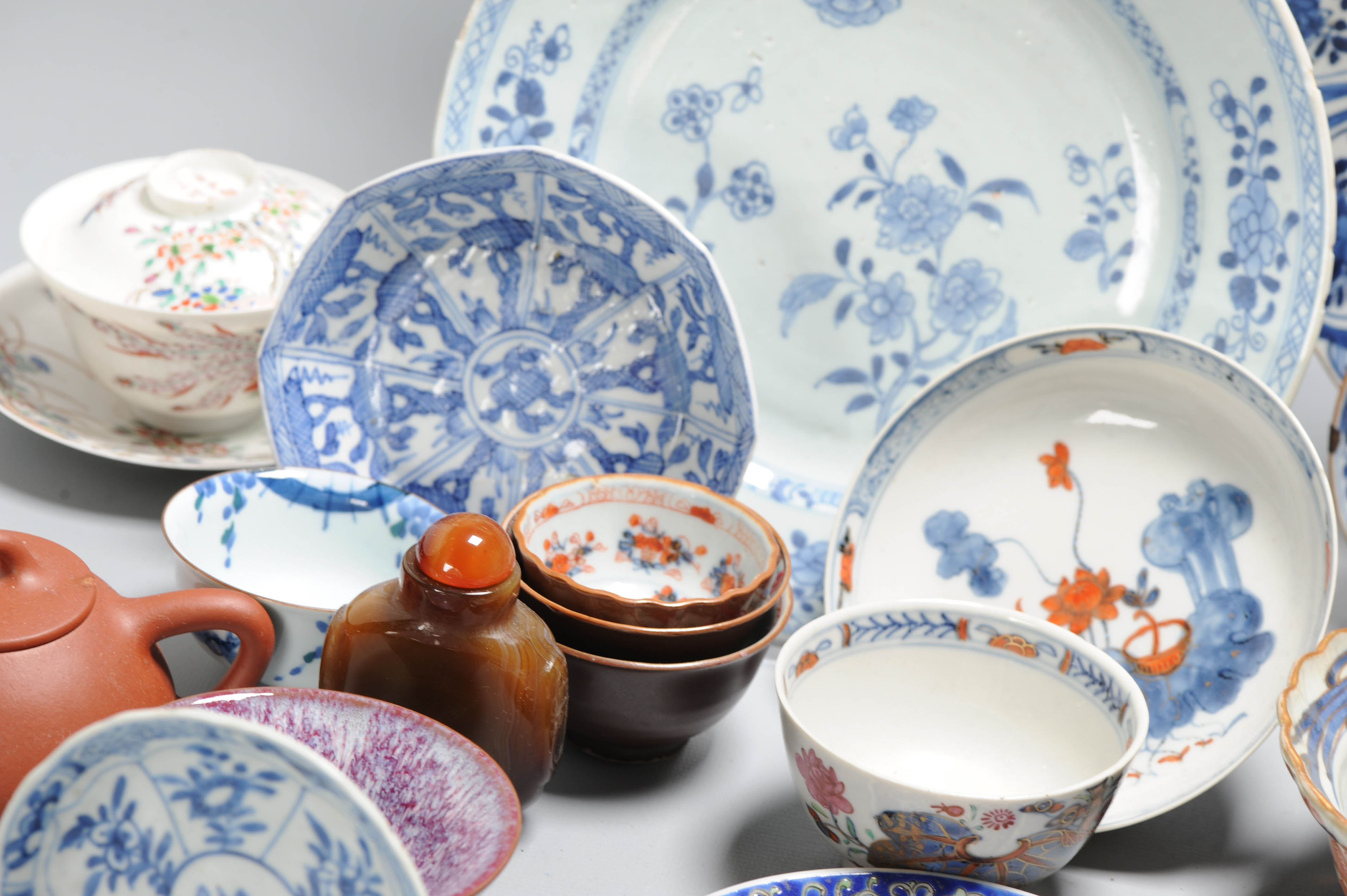 LARGE Chinese Japanese porcelain COLLECTORS LOT Plates Bowls Teapot - Image 15