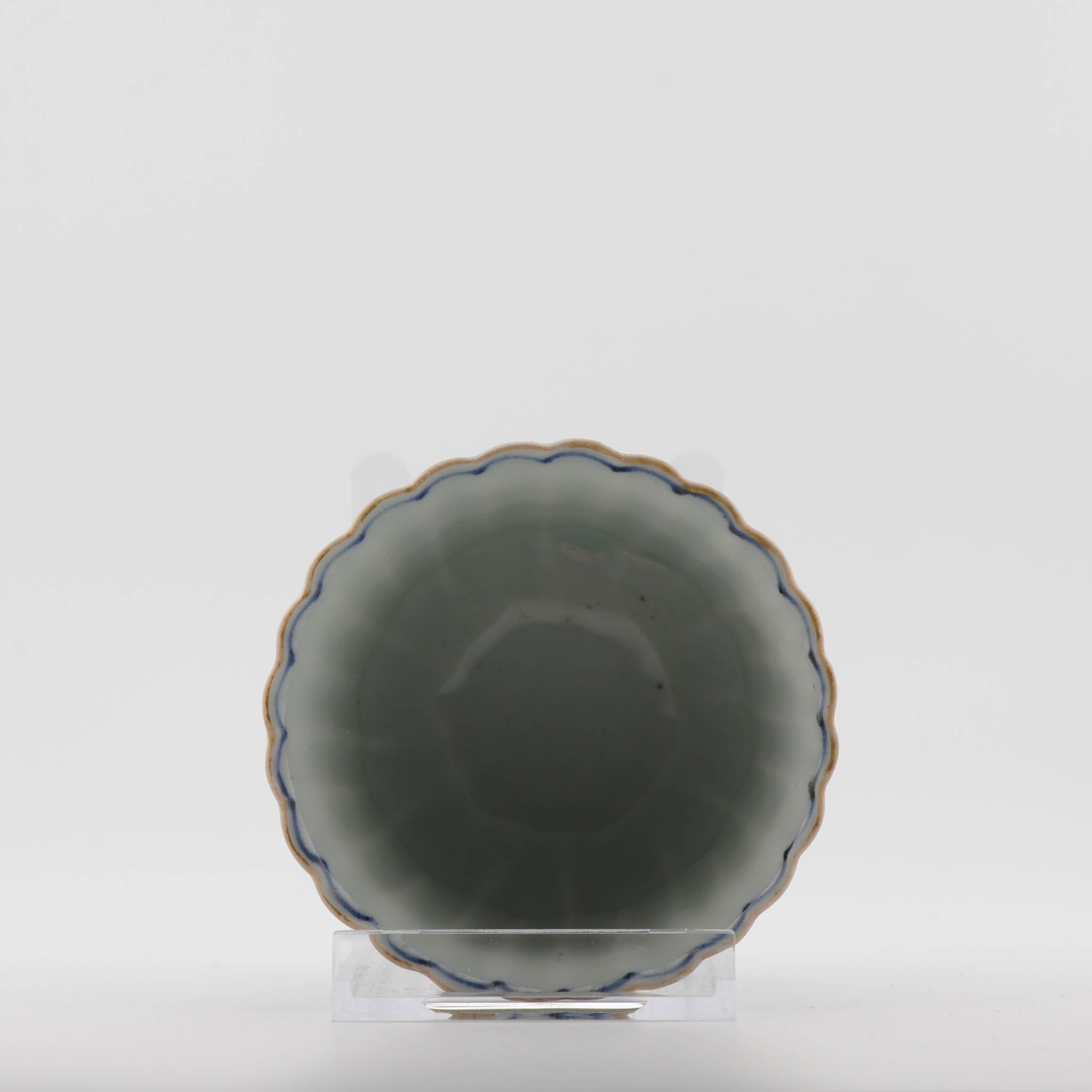 Antique 1680-1720 French Lily Chinese Porcelain Plate Kangxi Blue White Gold Cup - Image 3
