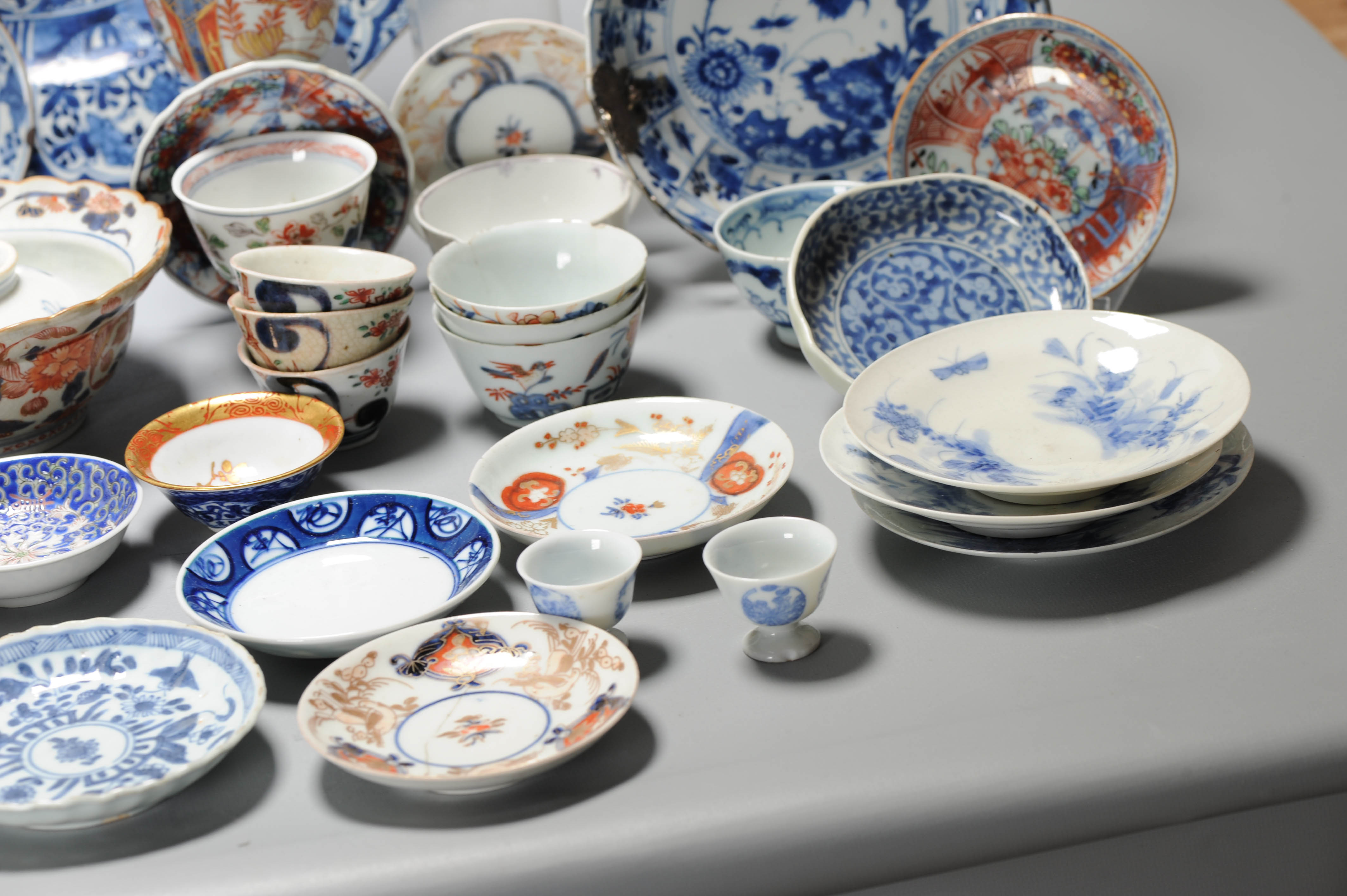 LARGE Chinese Japanese porcelain COLLECTORS LOT Plates Bowls Teapot - Image 2