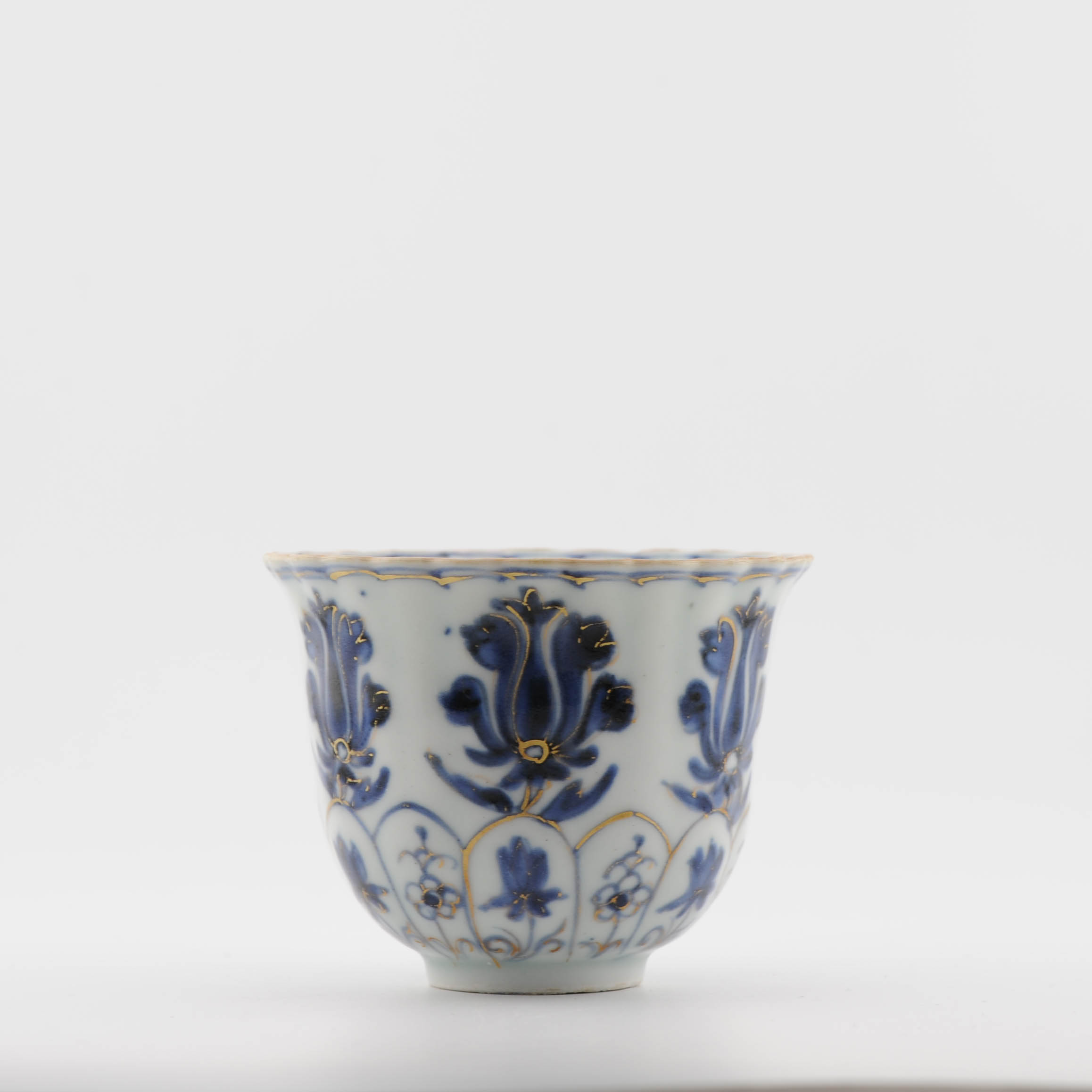 Antique 1680-1720 French Lily Chinese Porcelain Plate Kangxi Blue White Gold Cup - Image 15