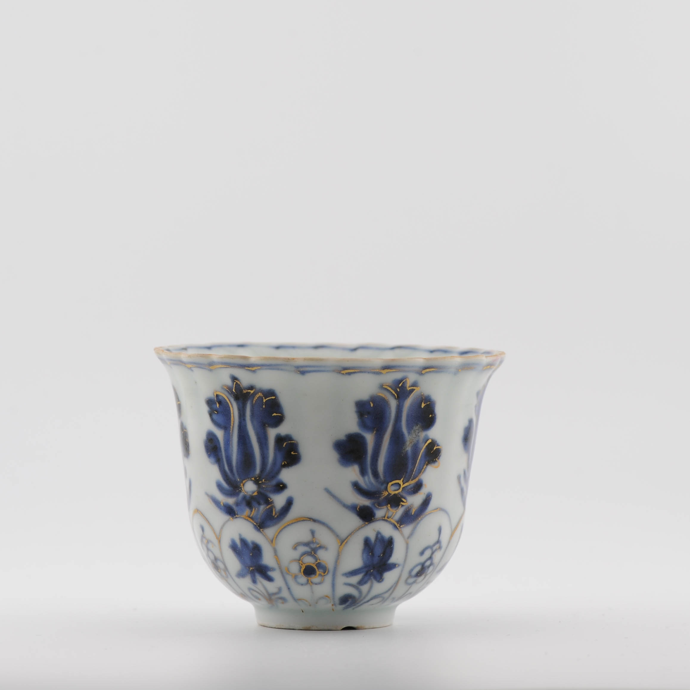 Antique 1680-1720 French Lily Chinese Porcelain Plate Kangxi Blue White Gold Cup - Image 11