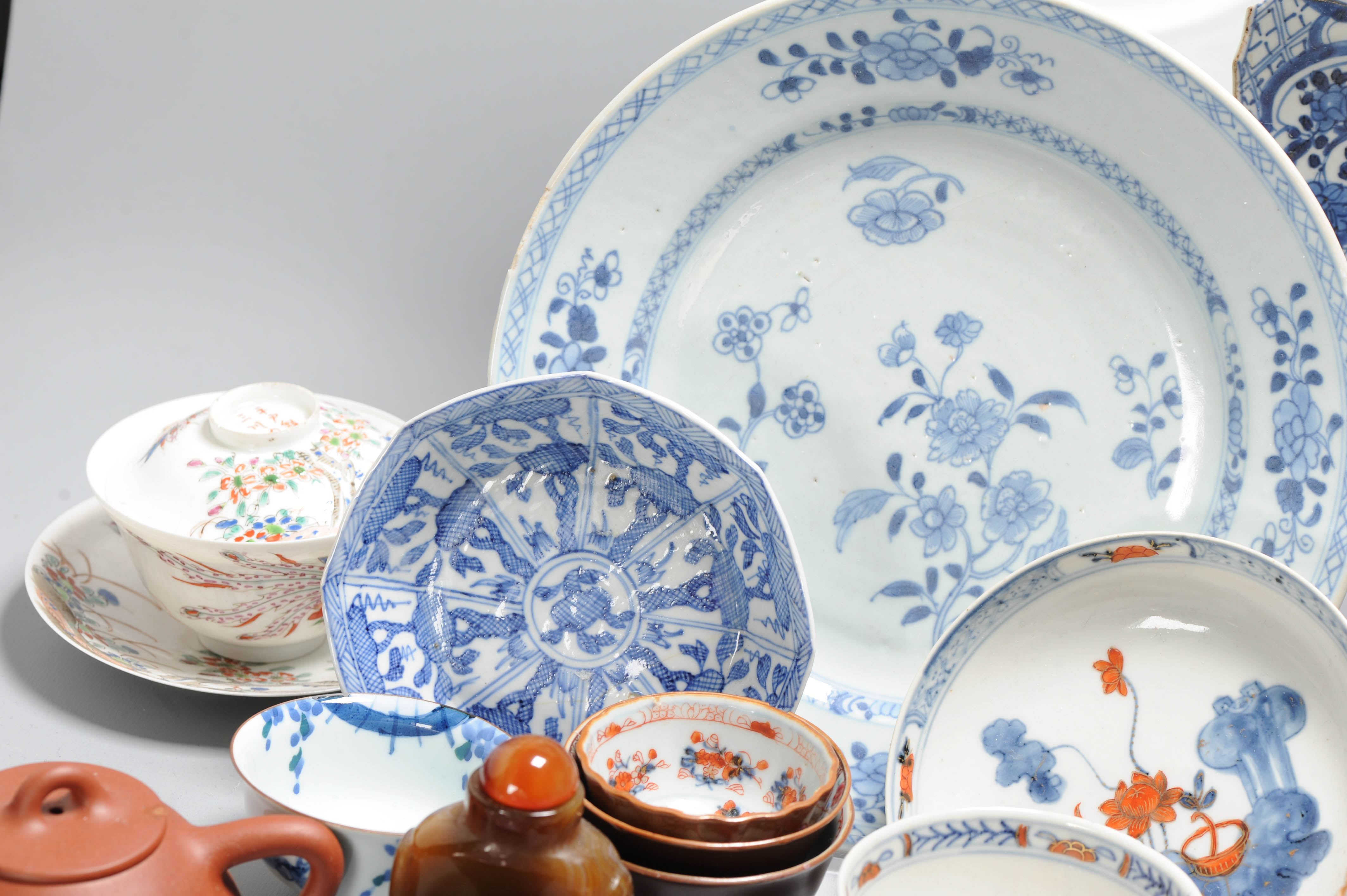 LARGE Chinese Japanese porcelain COLLECTORS LOT Plates Bowls Teapot - Image 14