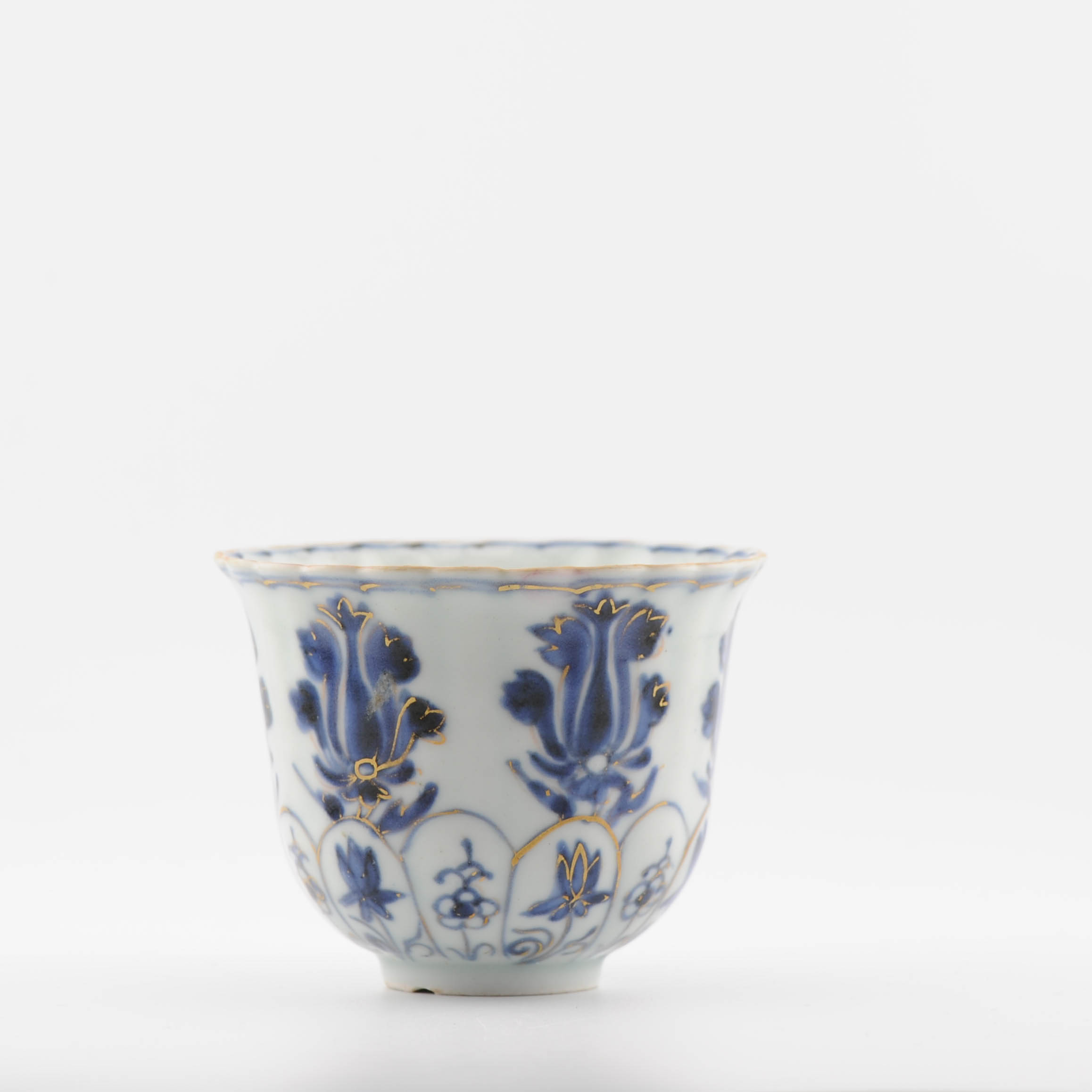 Antique 1680-1720 French Lily Chinese Porcelain Plate Kangxi Blue White Gold Cup - Image 9