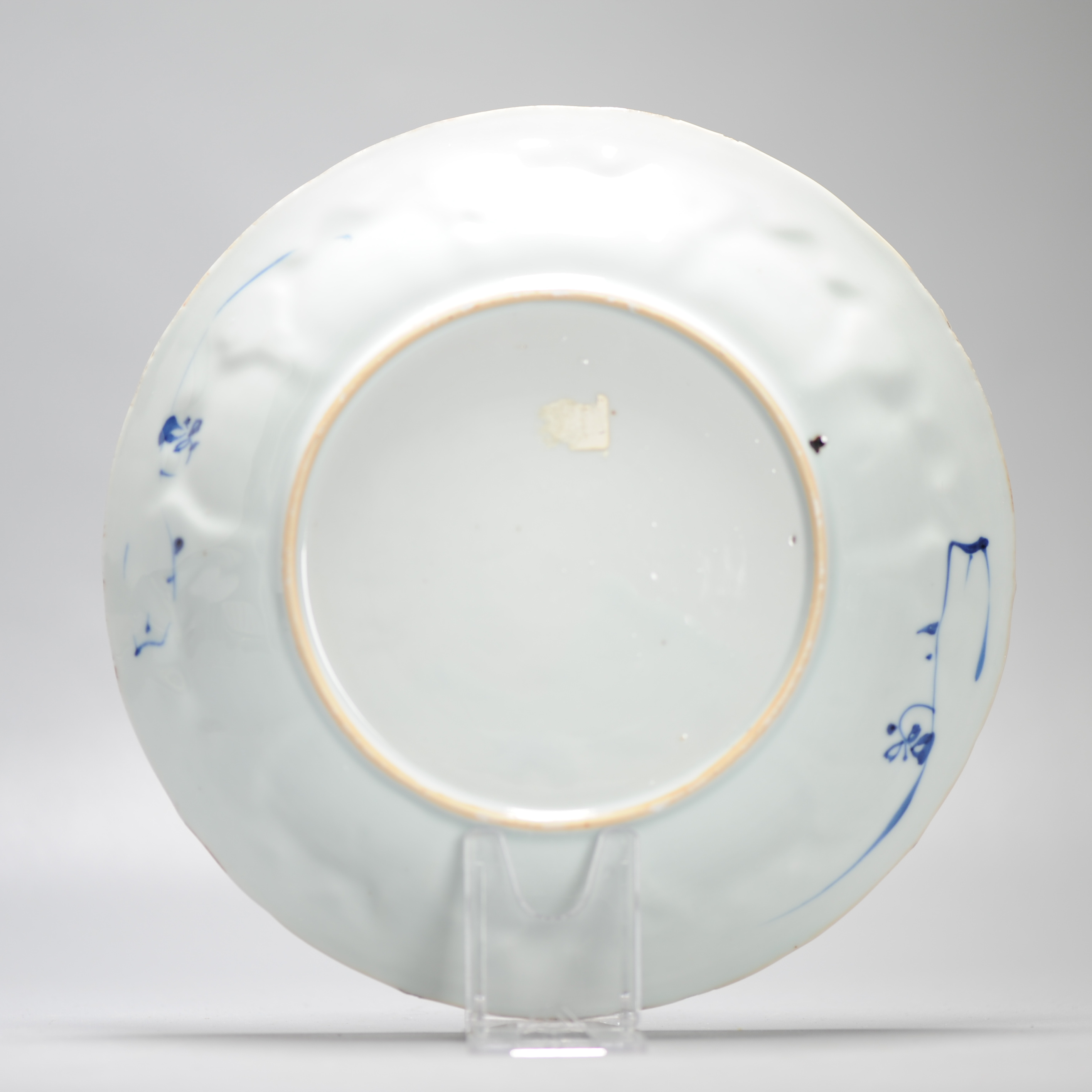 Top Quality 1720 Antique Chinese Porcelain Dish Kangxi Period with Ladies - Image 7