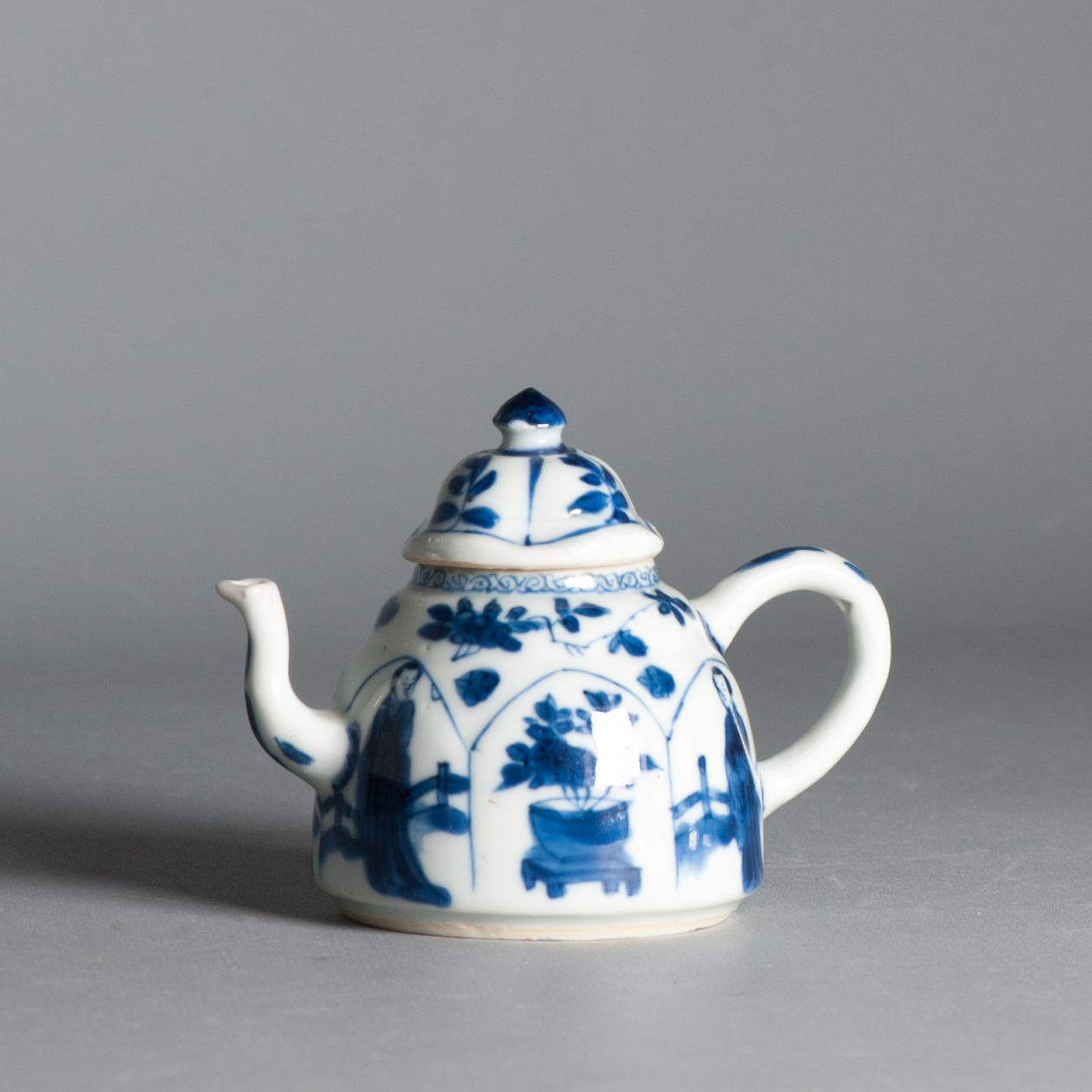 Antique Kangxi Period Chinese porcelain Teapot Elegant Ladies China Yu mark - Image 5