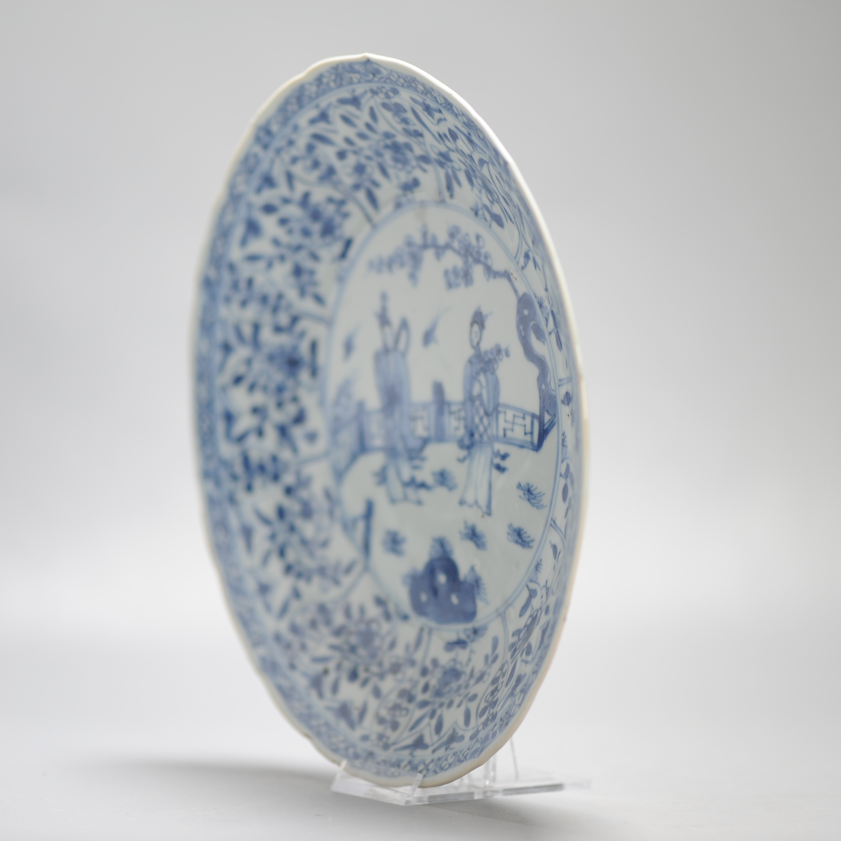 Top Quality 1720 Antique Chinese Porcelain Dish Kangxi Period with Ladies - Image 11