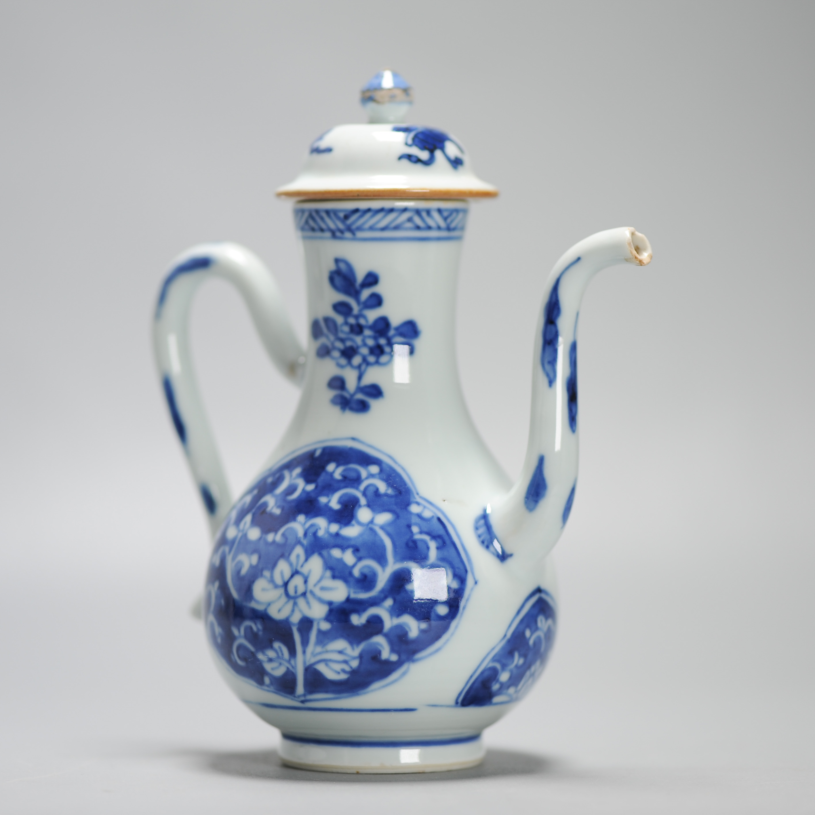 Antique Kangxi Period Ca 1700 Chinese Porcelain Jug Blue and White China Flower - Image 2