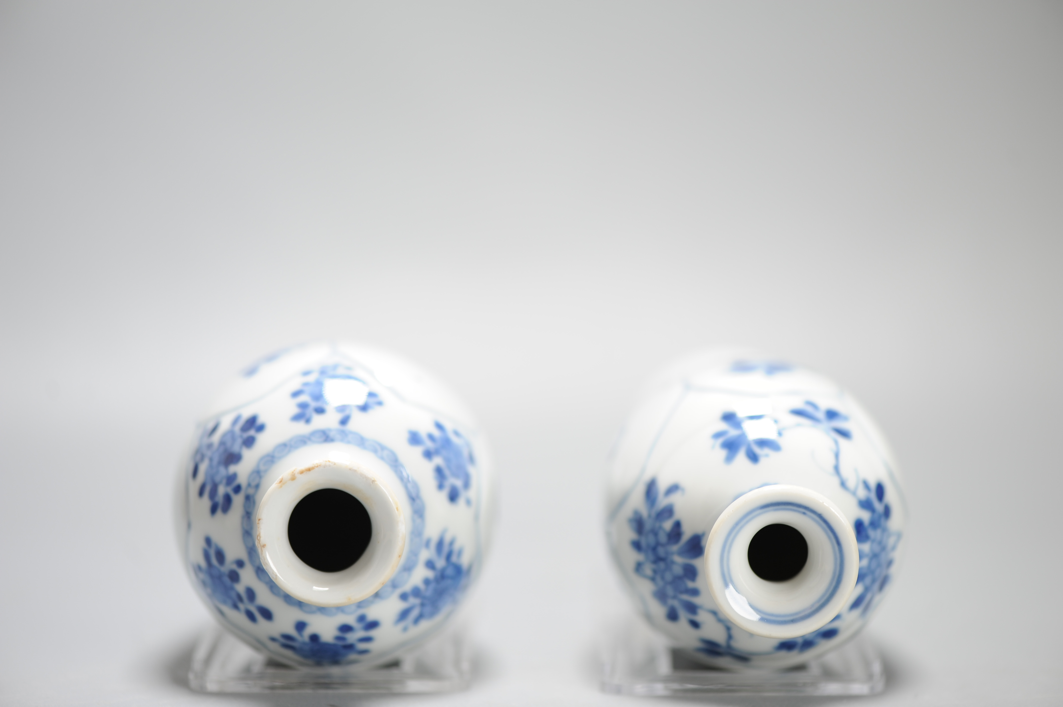 Antique Chinese Porcelain Vases With Figural Scene Kangxi Period YU Mark - Image 9