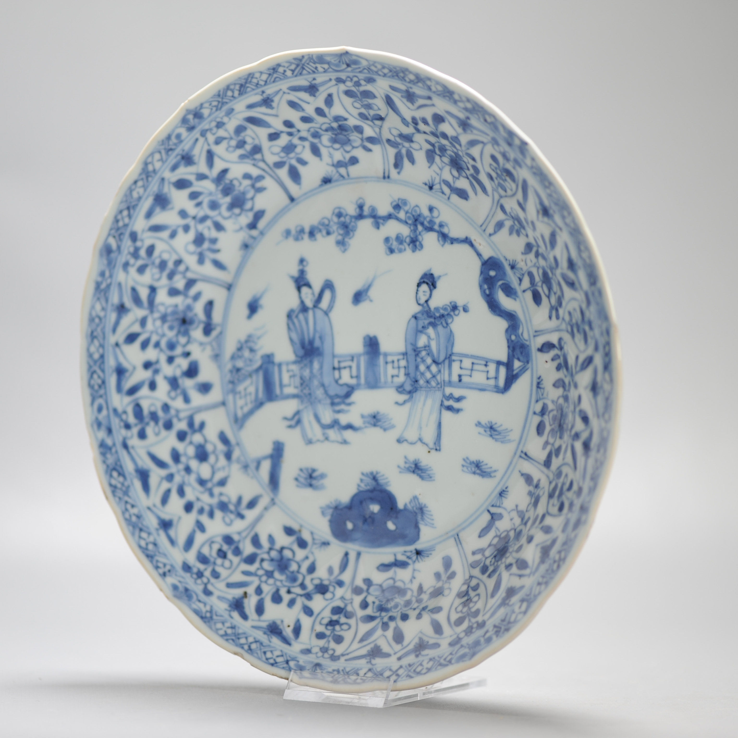 Top Quality 1720 Antique Chinese Porcelain Dish Kangxi Period with Ladies - Image 12