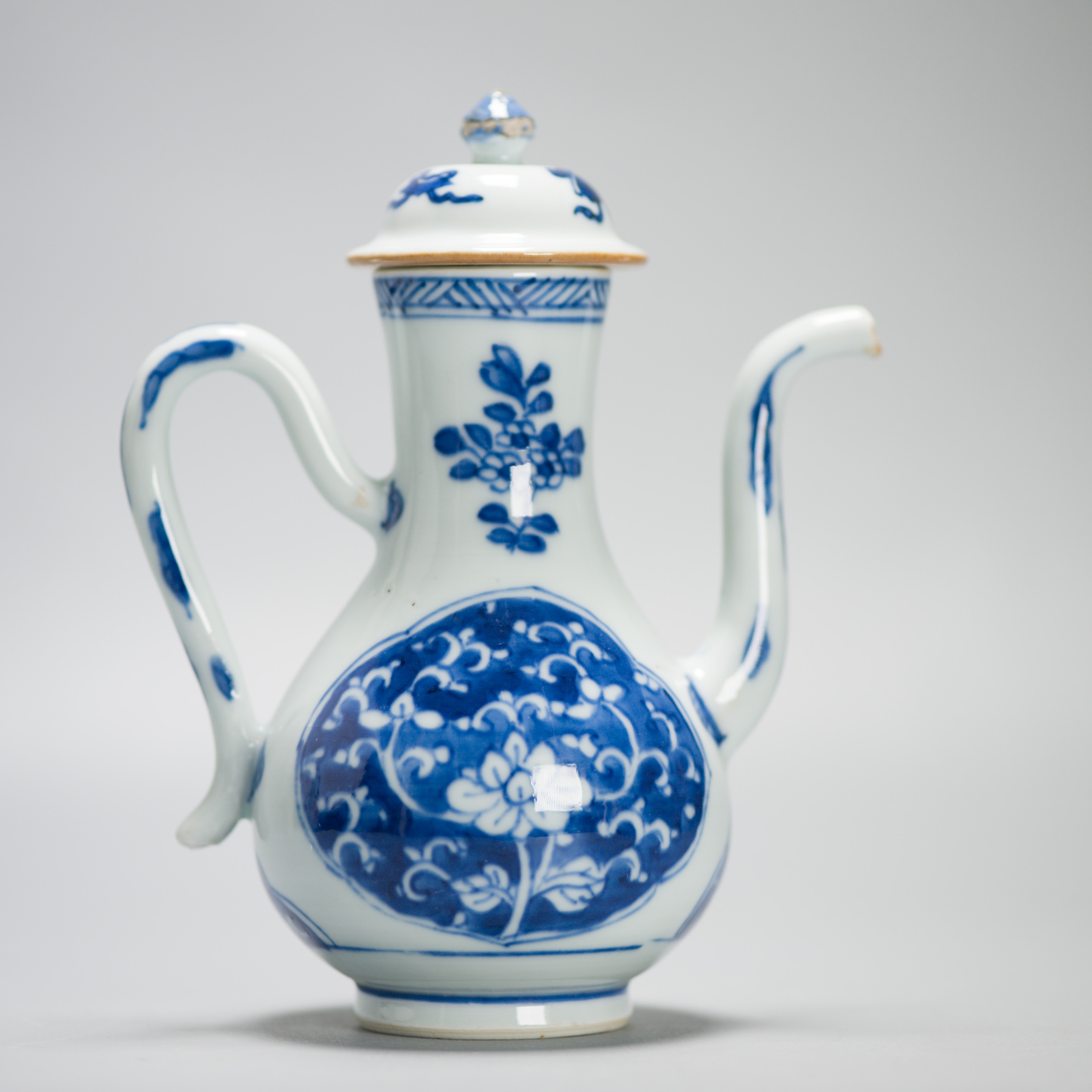 Antique Kangxi Period Ca 1700 Chinese Porcelain Jug Blue and White China Flower - Image 3