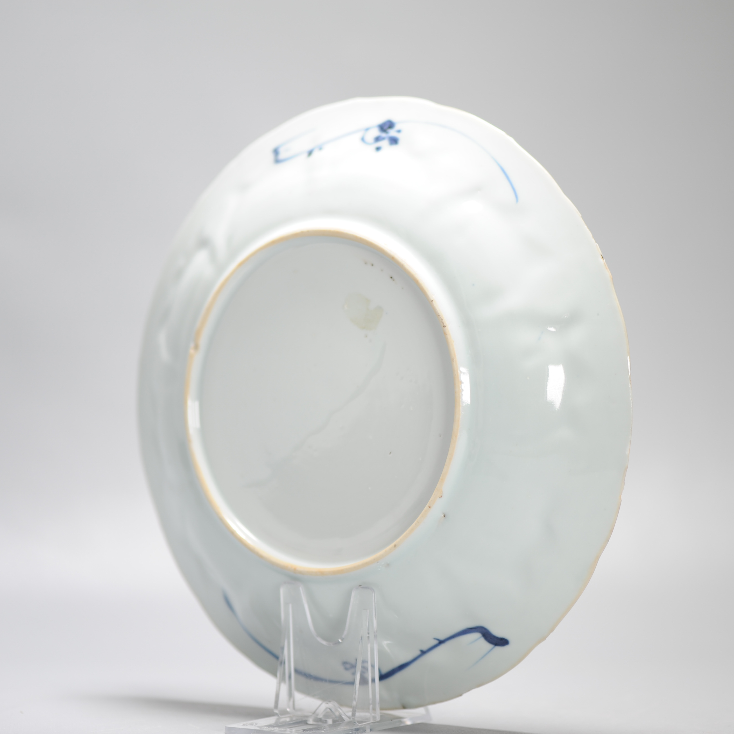 Top Quality 1720 Antique Chinese Porcelain Dish Kangxi Period with Ladies - Image 6