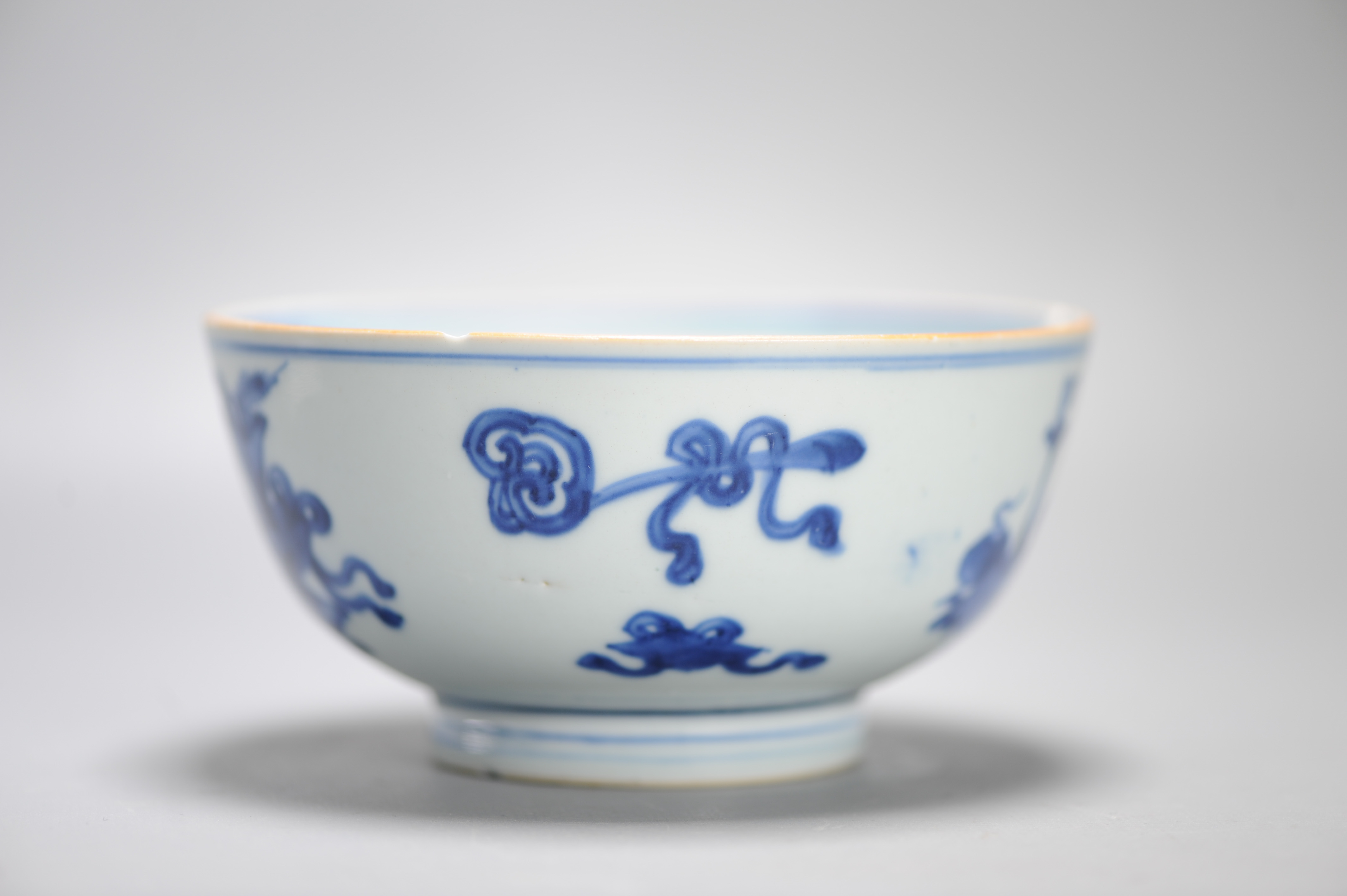 Kangxi period Chinese porcelain Bowl with Valuables Objects Double Fish Mark - Image 7