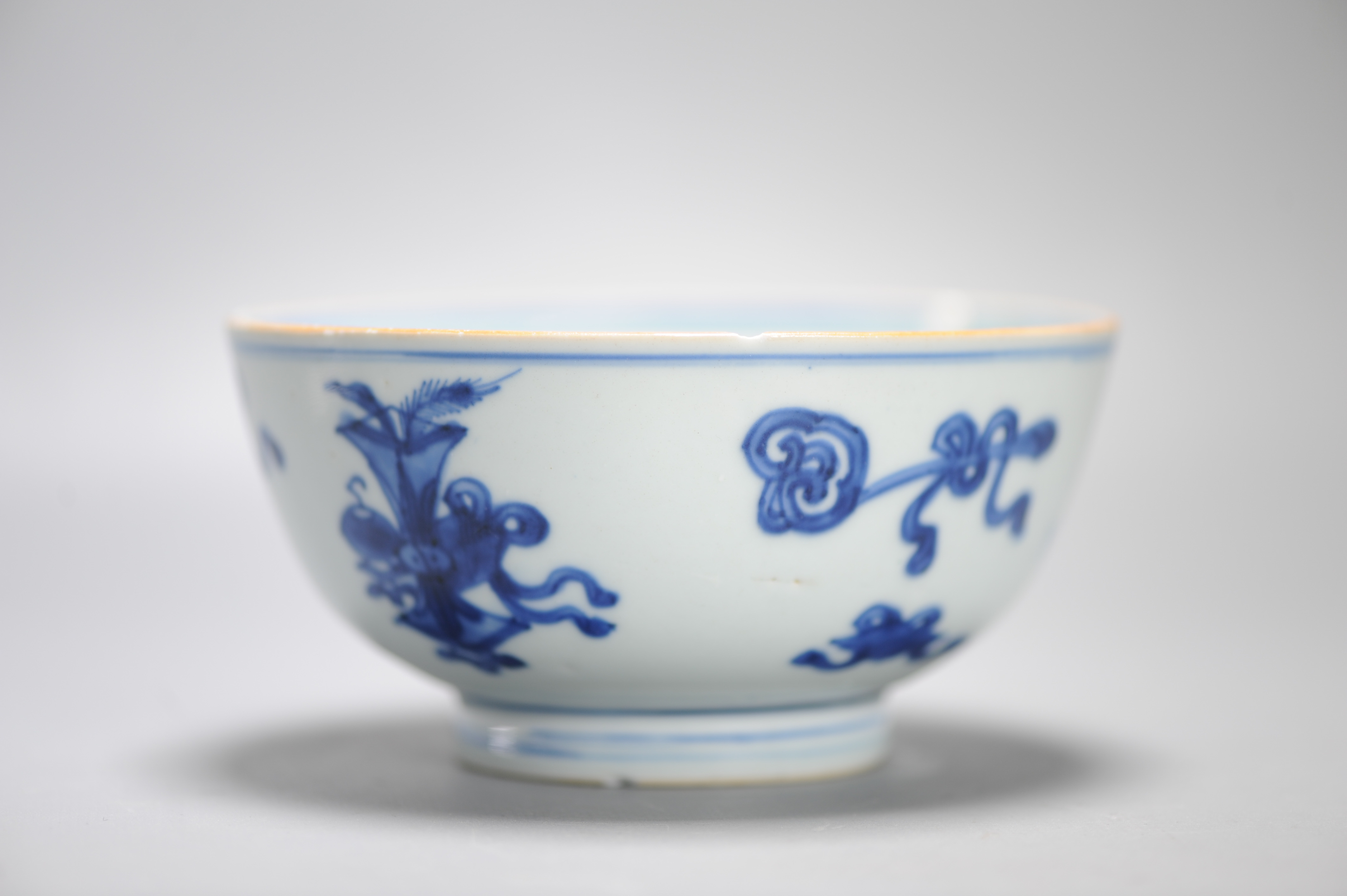 Kangxi period Chinese porcelain Bowl with Valuables Objects Double Fish Mark - Image 8