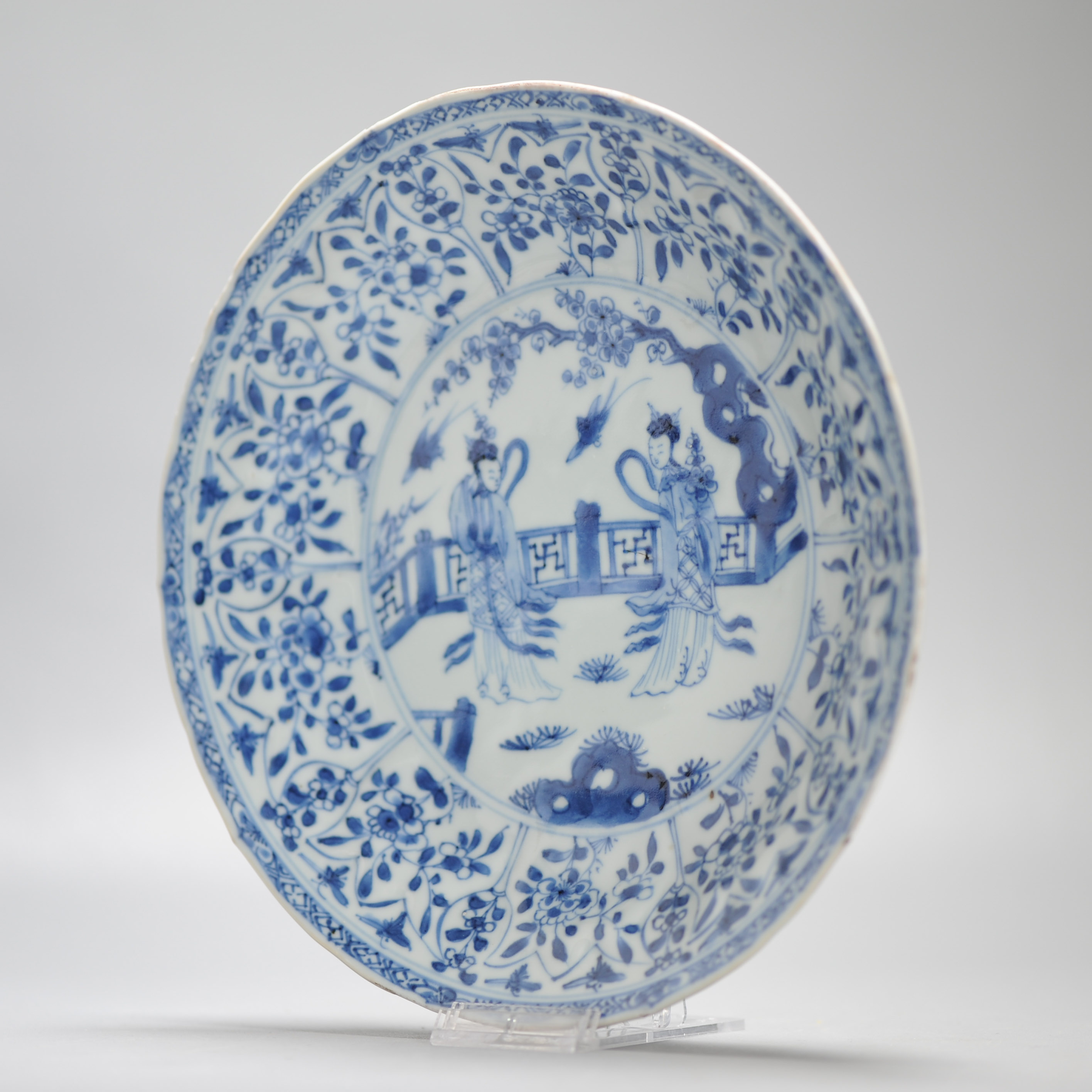 Top Quality 1720 Antique Chinese Porcelain Dish Kangxi Period with Ladies - Image 12