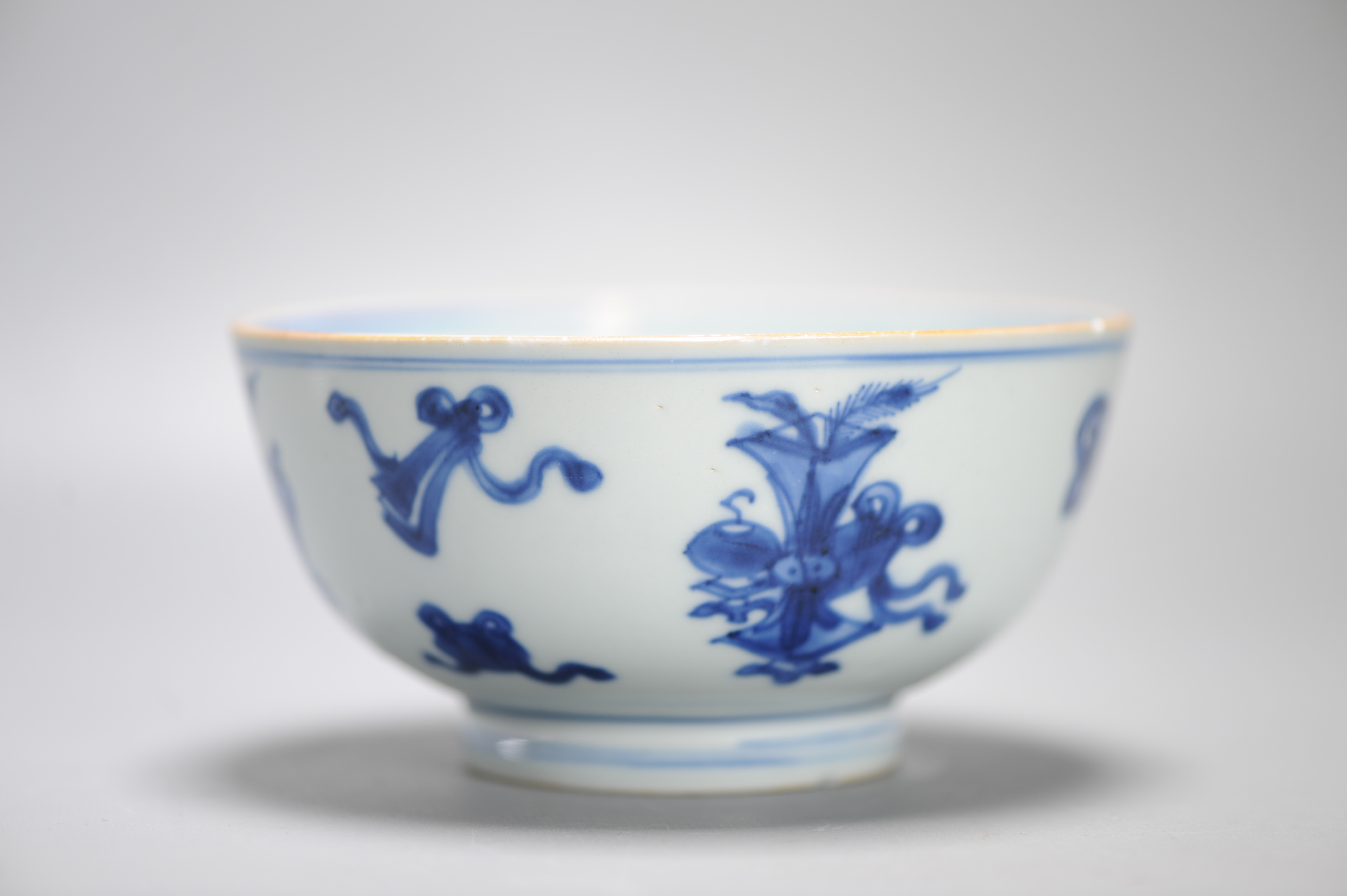 Kangxi period Chinese porcelain Bowl with Valuables Objects Double Fish Mark - Image 10