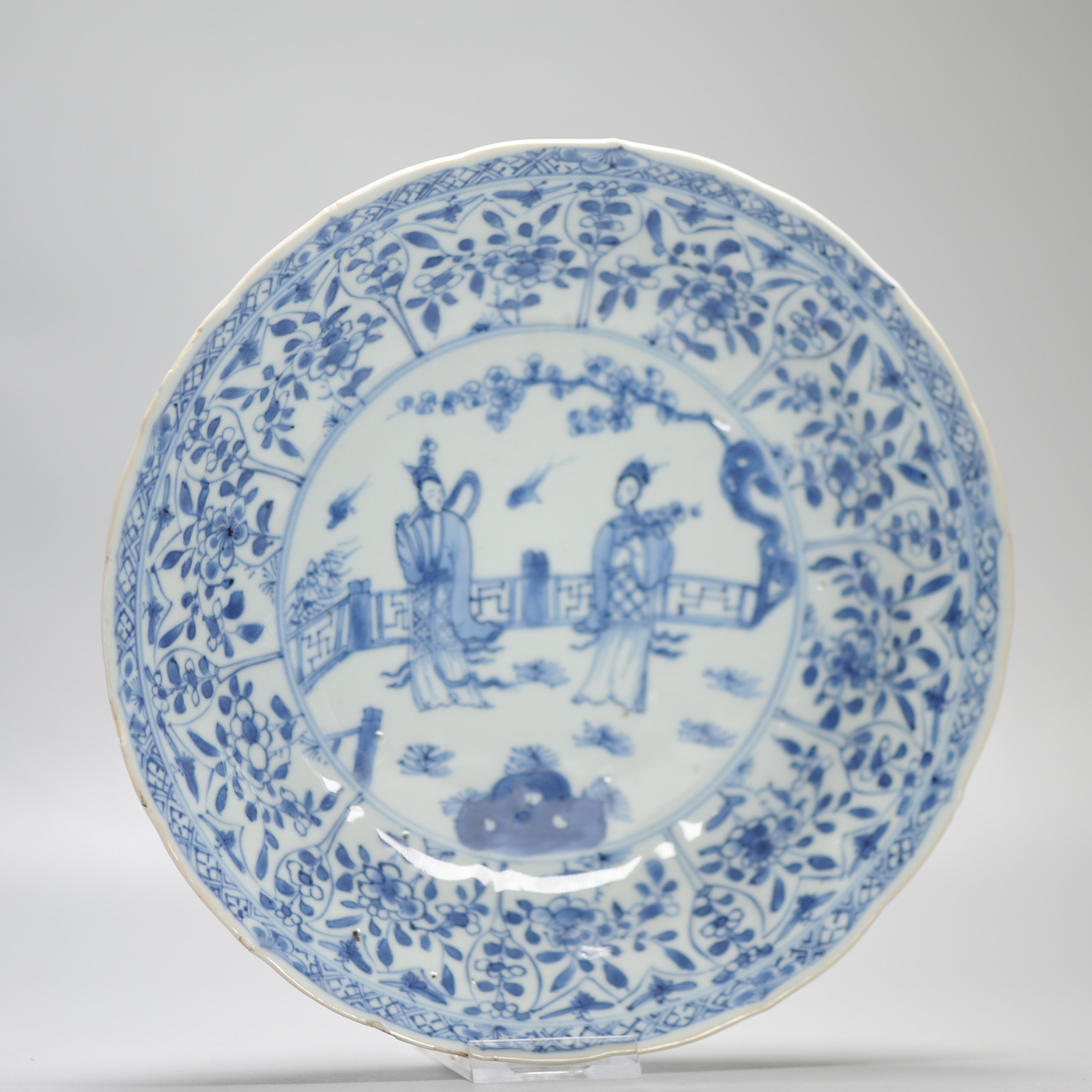 Top Quality 1720 Antique Chinese Porcelain Dish Kangxi Period with Ladies - Image 2