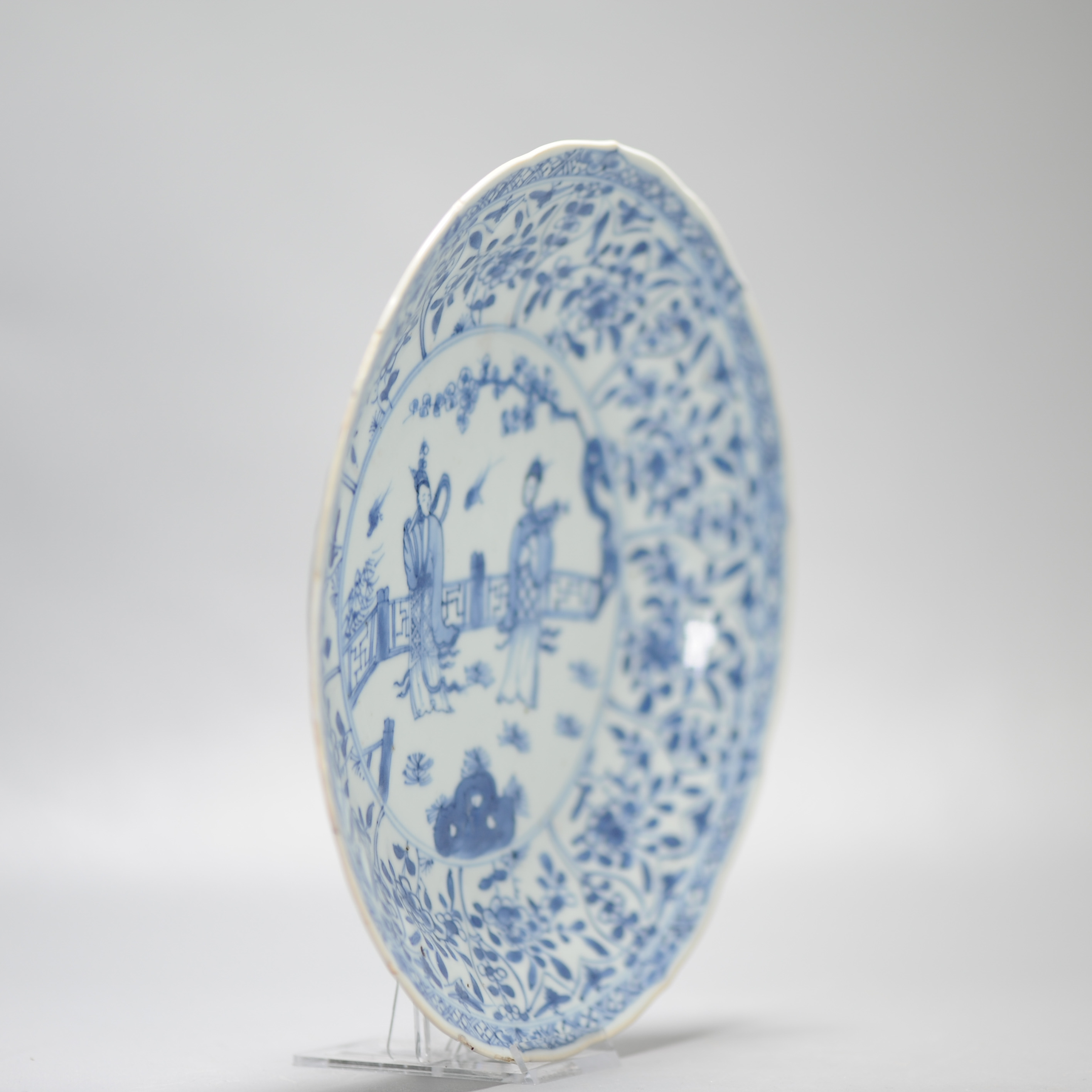 Top Quality 1720 Antique Chinese Porcelain Dish Kangxi Period with Ladies - Image 4