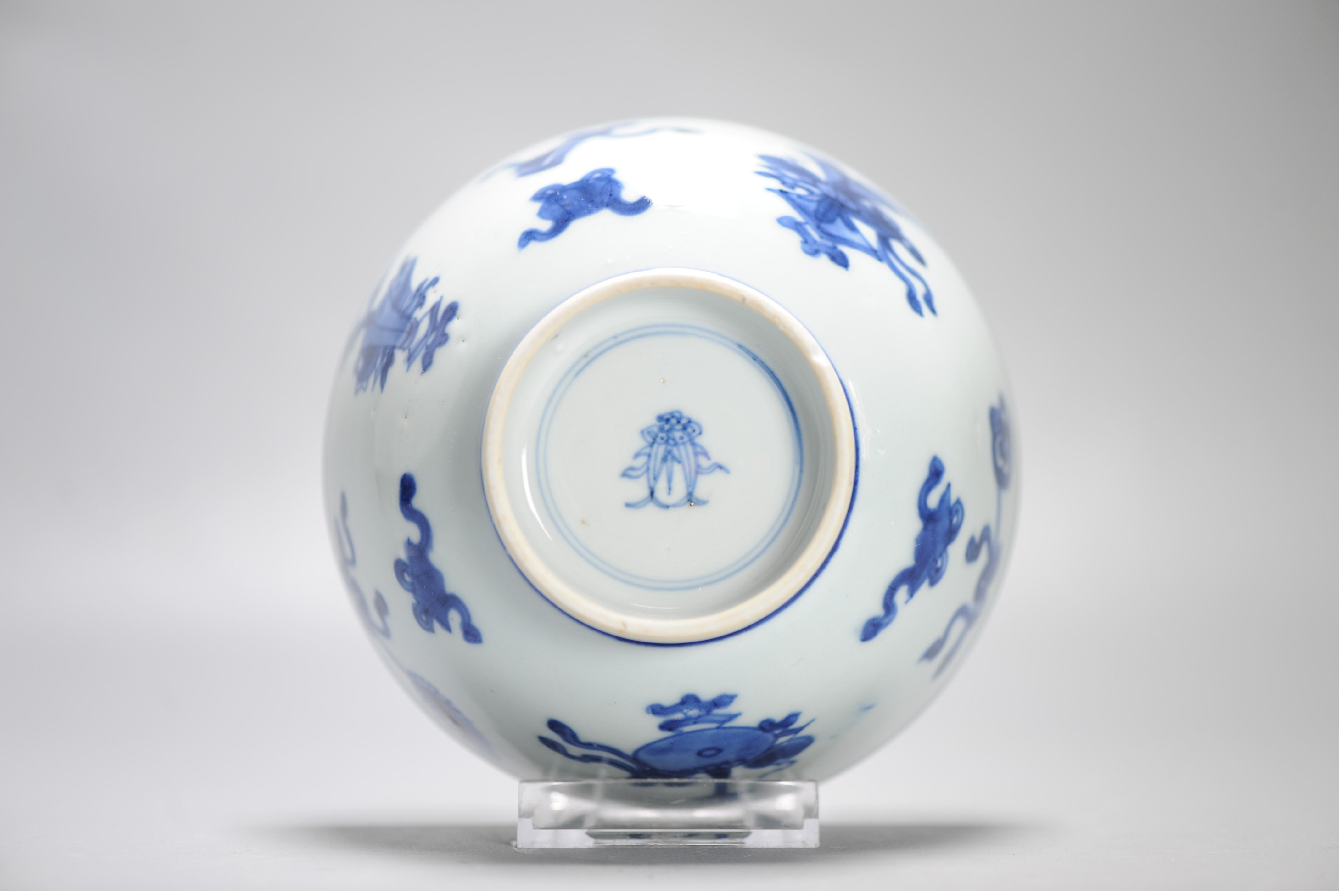 Kangxi period Chinese porcelain Bowl with Valuables Objects Double Fish Mark - Image 5