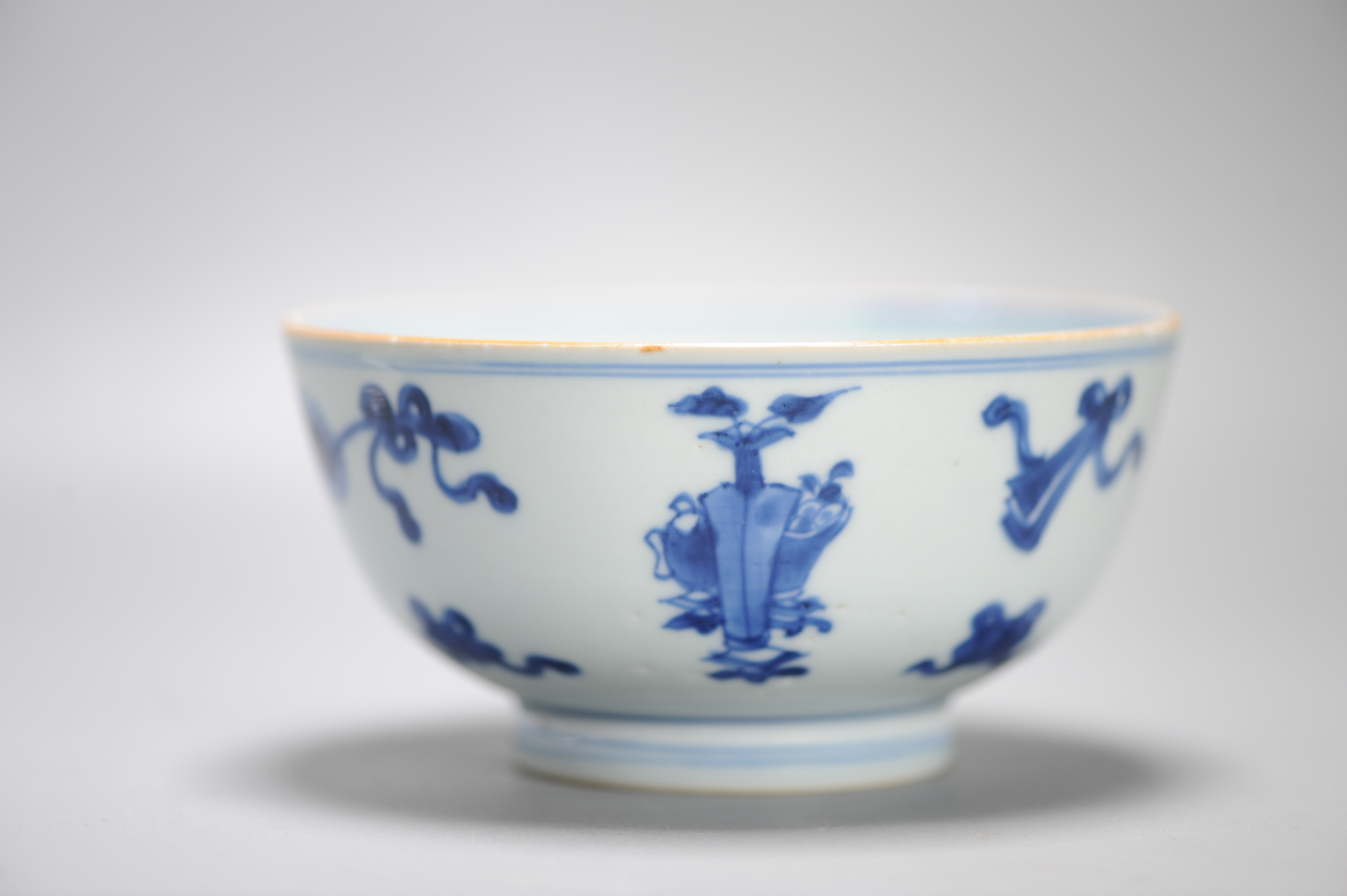 Kangxi period Chinese porcelain Bowl with Valuables Objects Double Fish Mark - Image 13